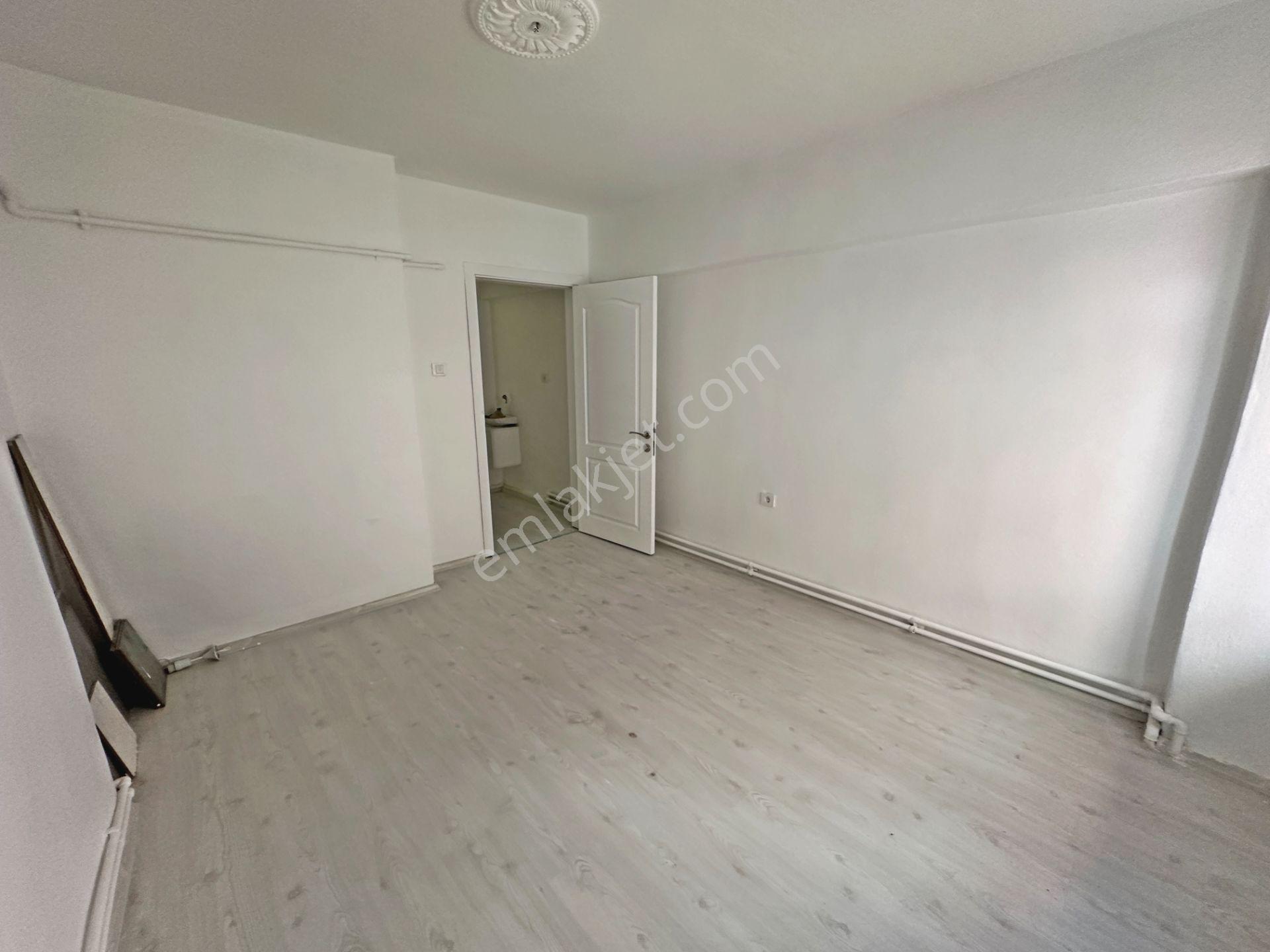 Şafaktepe Mahallesinde Ara Katta Full Yapılı Çift Balkonlu 3+1 Satılık Daire - Görsel 26