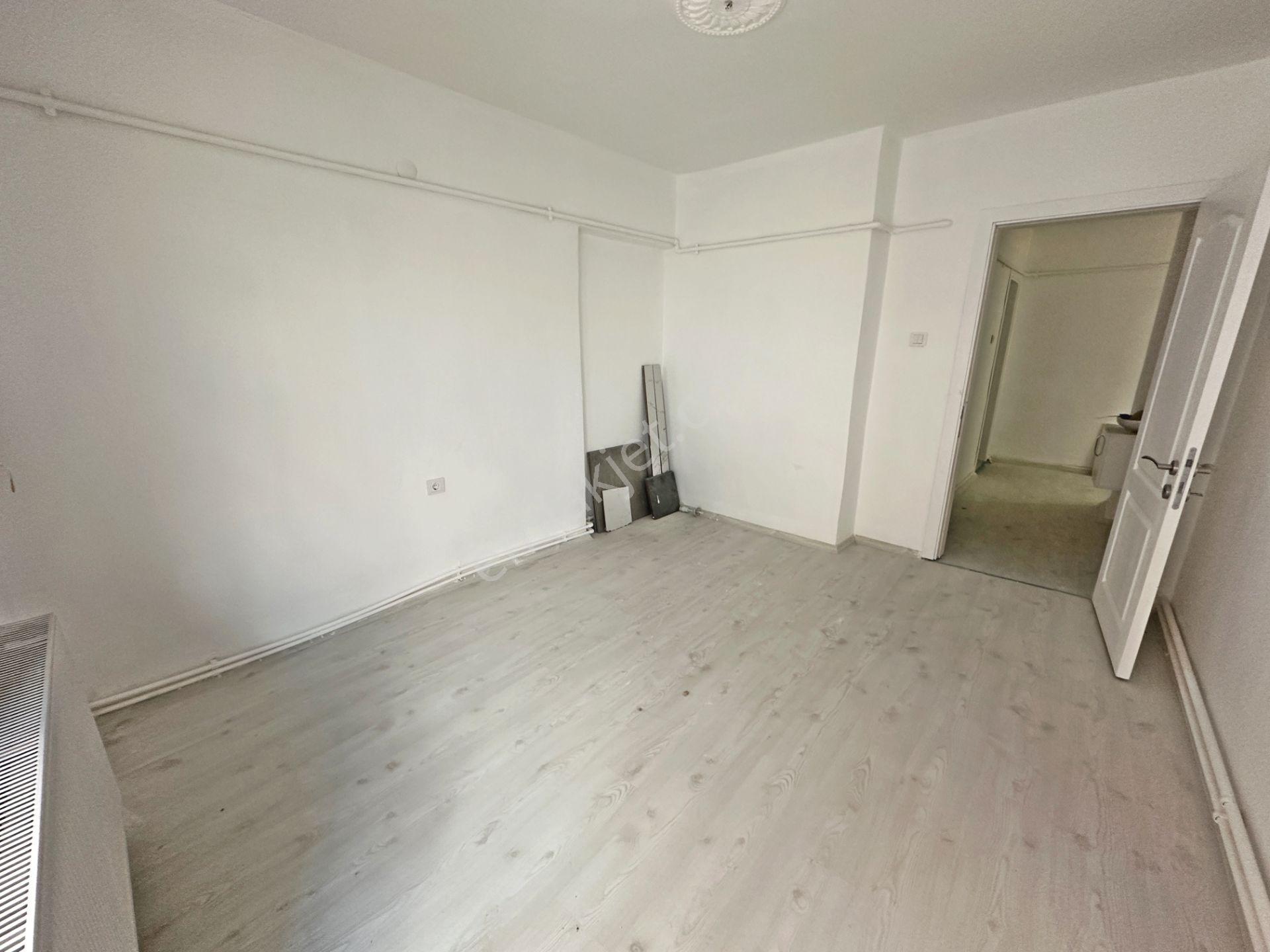 Şafaktepe Mahallesinde Ara Katta Full Yapılı Çift Balkonlu 3+1 Satılık Daire - Görsel 21