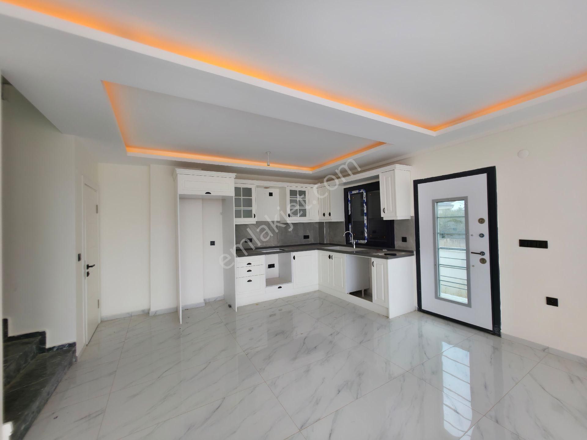 **geniş Salon Ve Odalı 3+1 Villa ** - Görsel 8