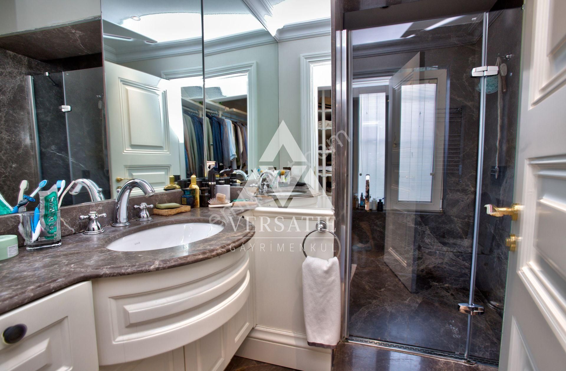 Bebek'te Panoramik Boğaz Manzaralı Şık Satılık Daire - Görsel 27