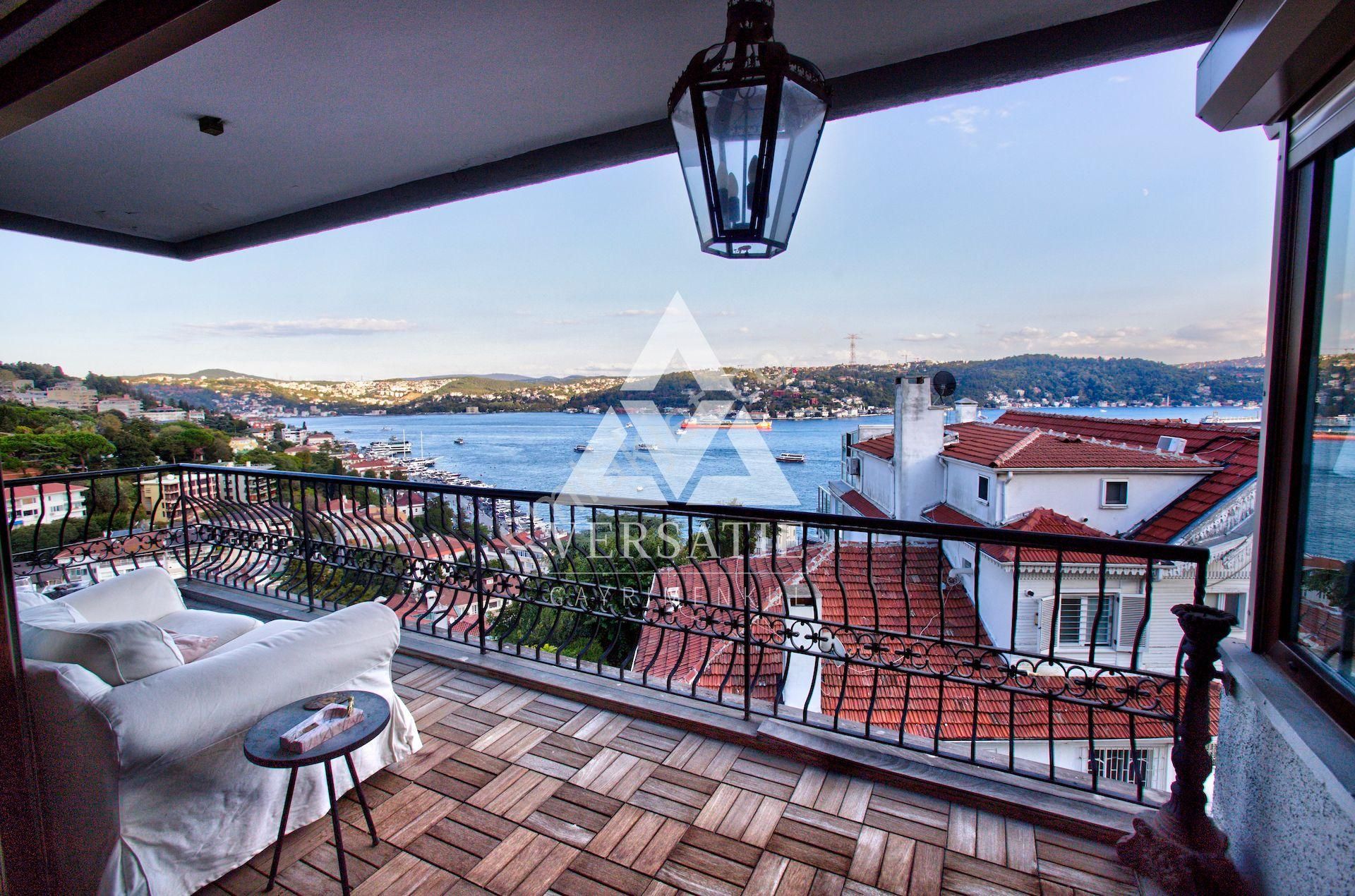 Bebek'te Panoramik Boğaz Manzaralı Şık Satılık Daire