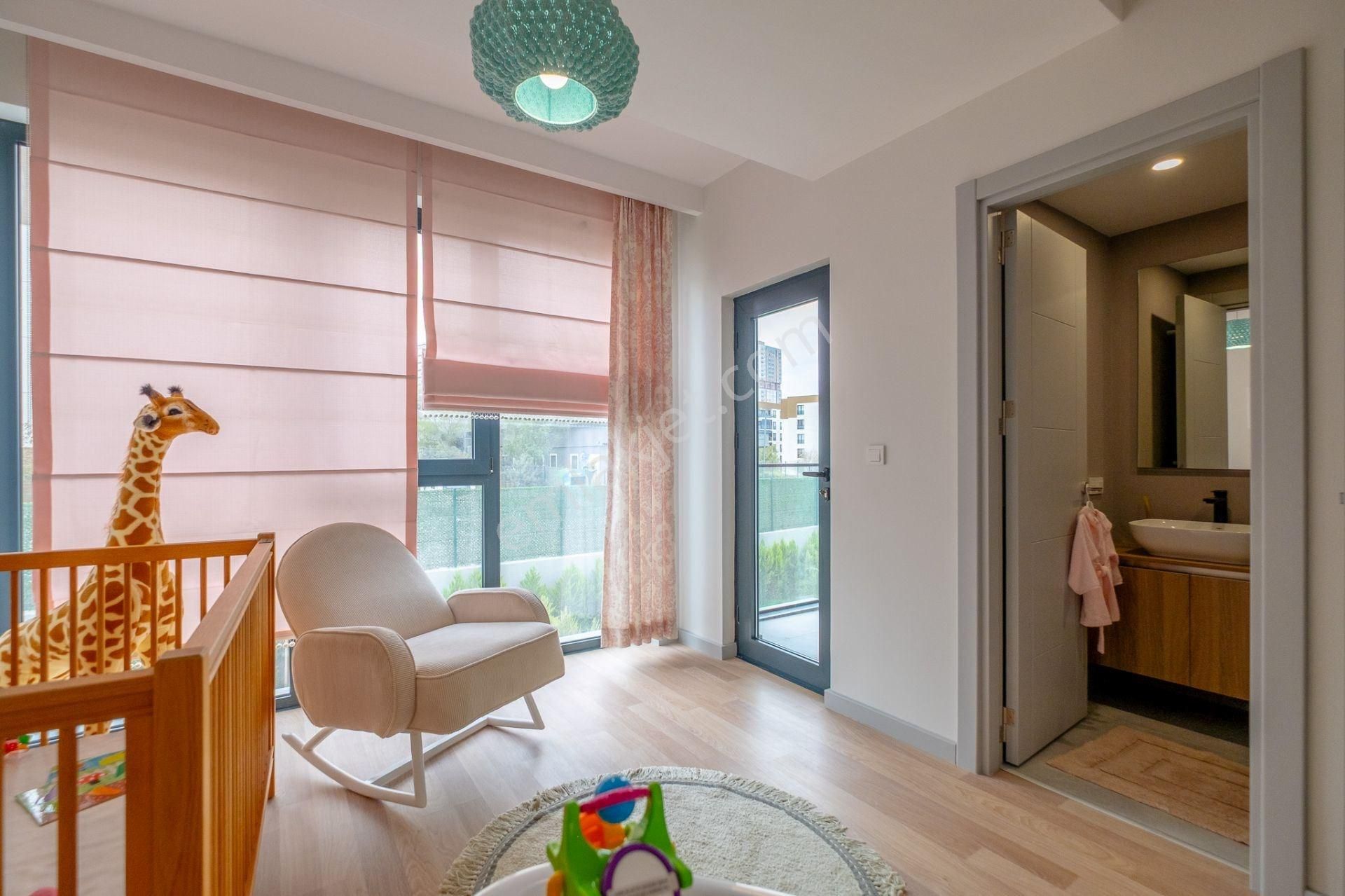 Bahçeşehir'de Senet Vadeli Satılık 4+2 Villa Müstakil Yaşam İmkanı - Görsel 18