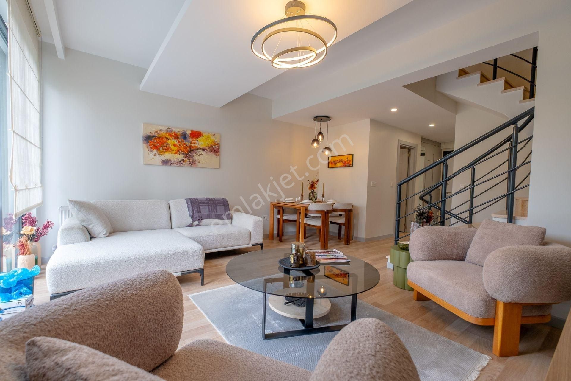 Bahçeşehir'de Senet Vadeli Satılık 4+2 Villa Müstakil Yaşam İmkanı