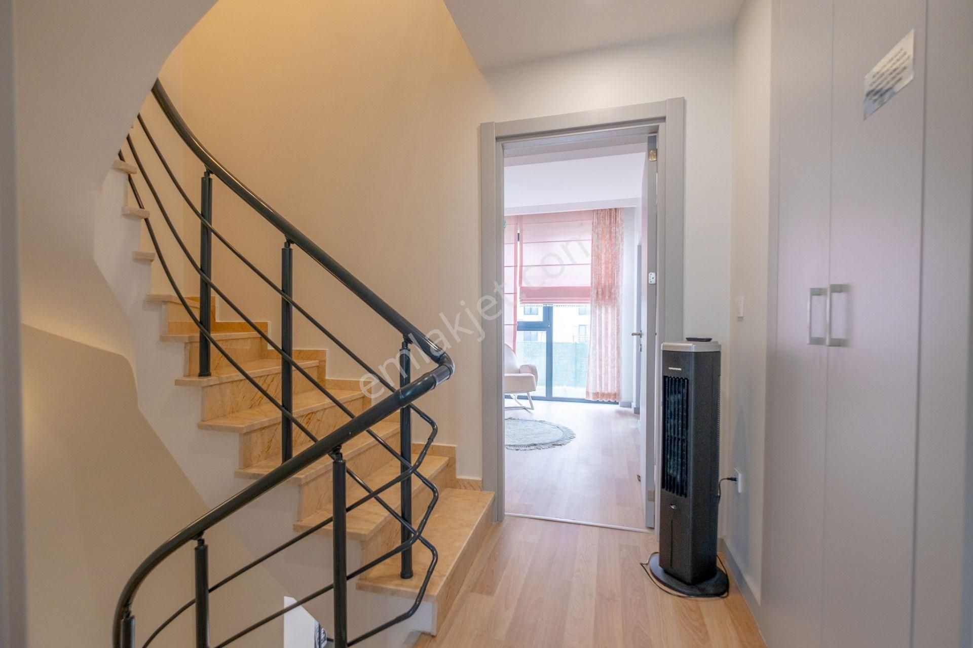 Bahçeşehir'de Senet Vadeli Satılık 4+2 Villa Müstakil Yaşam İmkanı - Görsel 16