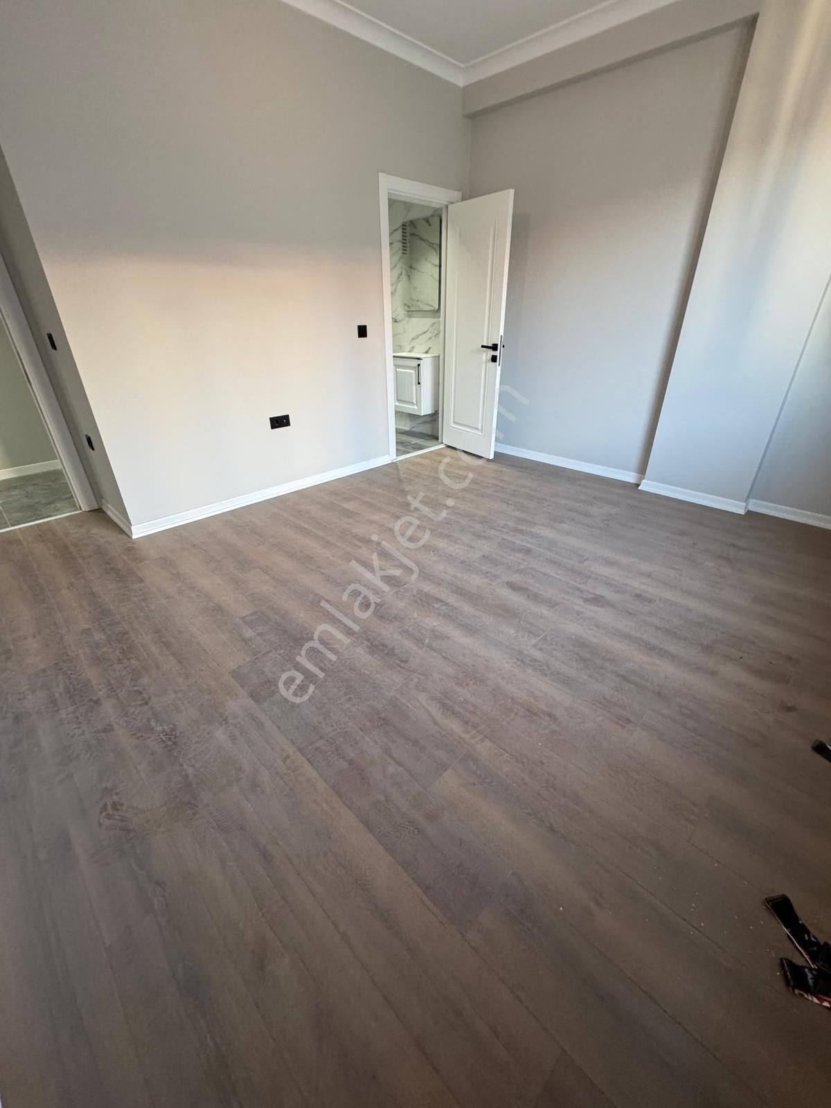 Avcılar Cihangirde Harika Malzemelere Sahip Geniş Kullanışlı 2+1 Daire - Görsel 10