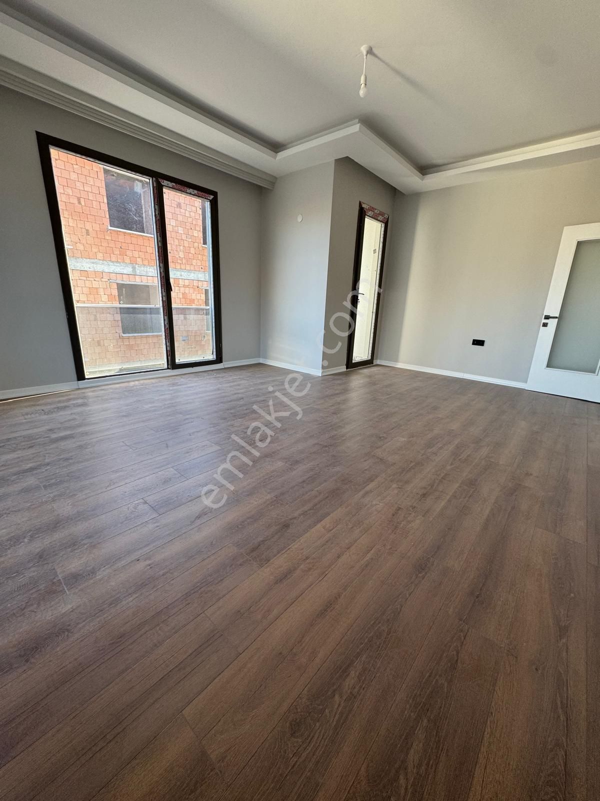 Avcılar Cihangirde Harika Malzemelere Sahip Geniş Kullanışlı 2+1 Daire - Görsel 5