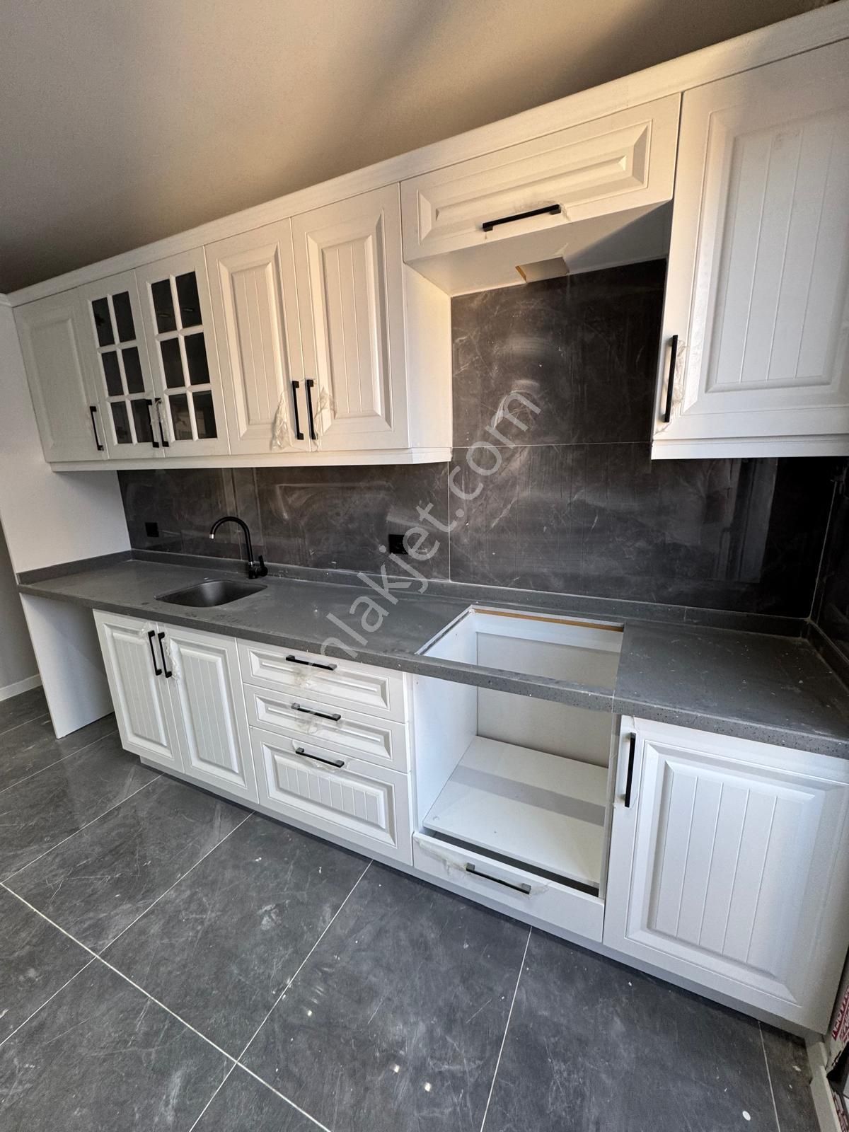 Avcılar Cihangirde Harika Malzemelere Sahip Geniş Kullanışlı 2+1 Daire - Görsel 15