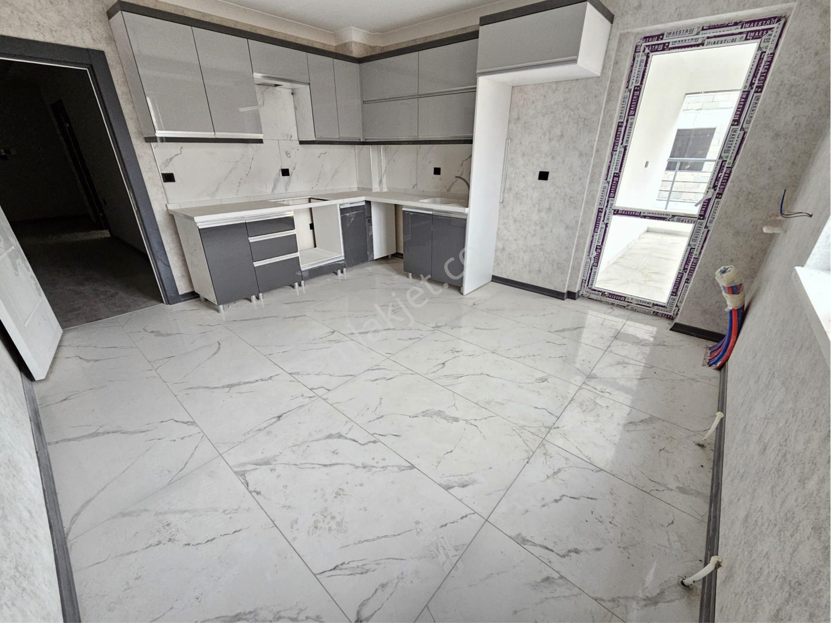 Mehmet Ali Taylan Emlak İnşaattan Karapürçek Mah. 4+1 Yerden Isıtmalı Satilik Daire - Görsel 4