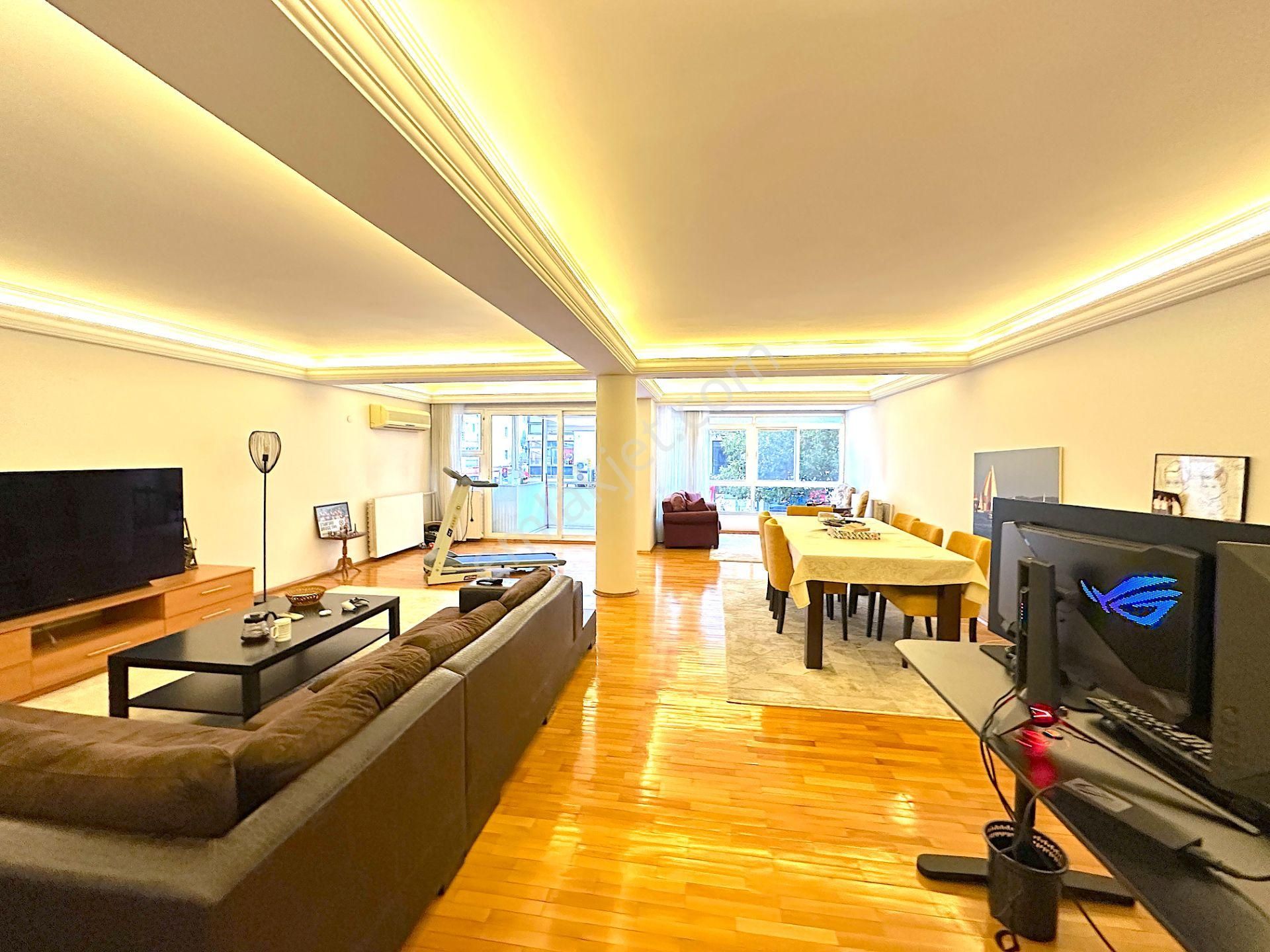 Güzelyalı Mithatpaşa Cadde Üzeri Satılık Geniş 3+1 Fırsat Daire - Görsel 5