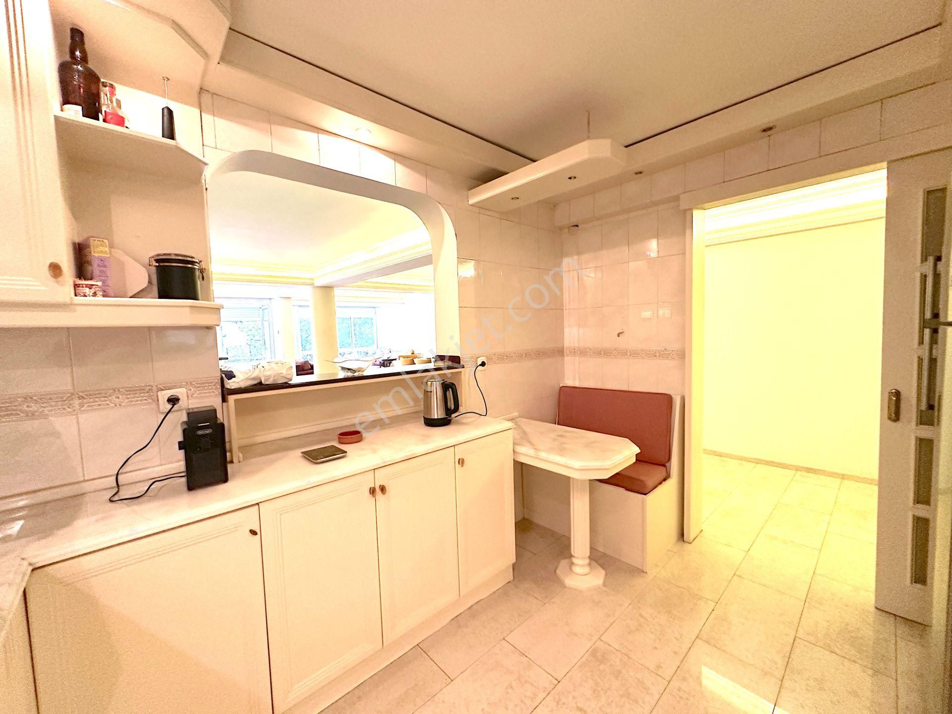 Güzelyalı Mithatpaşa Cadde Üzeri Satılık Geniş 3+1 Fırsat Daire - Görsel 19