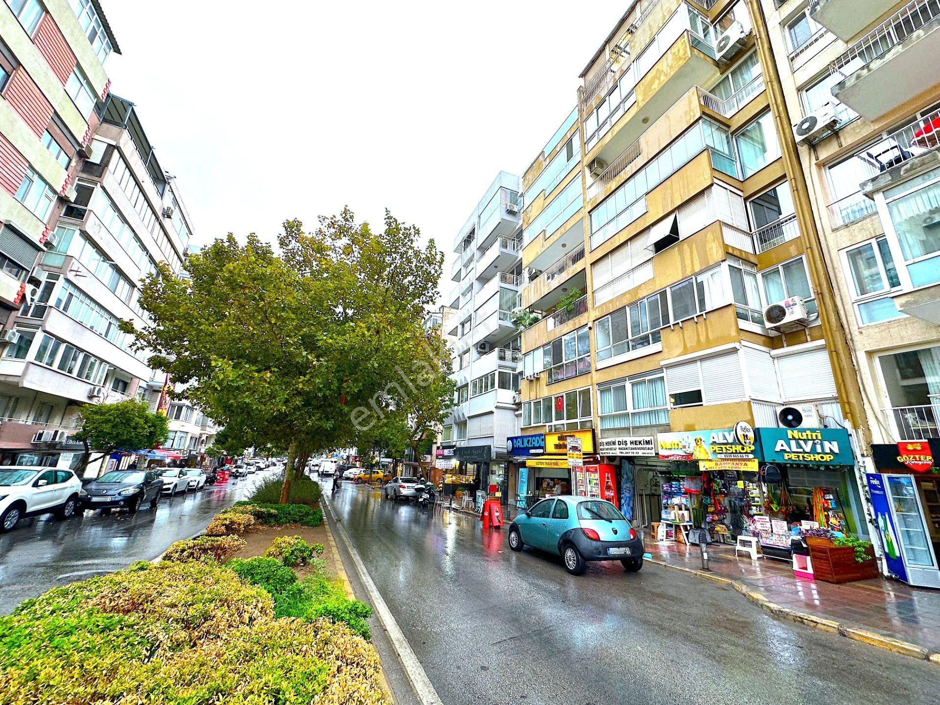 Güzelyalı Mithatpaşa Cadde Üzeri Satılık Geniş 3+1 Fırsat Daire