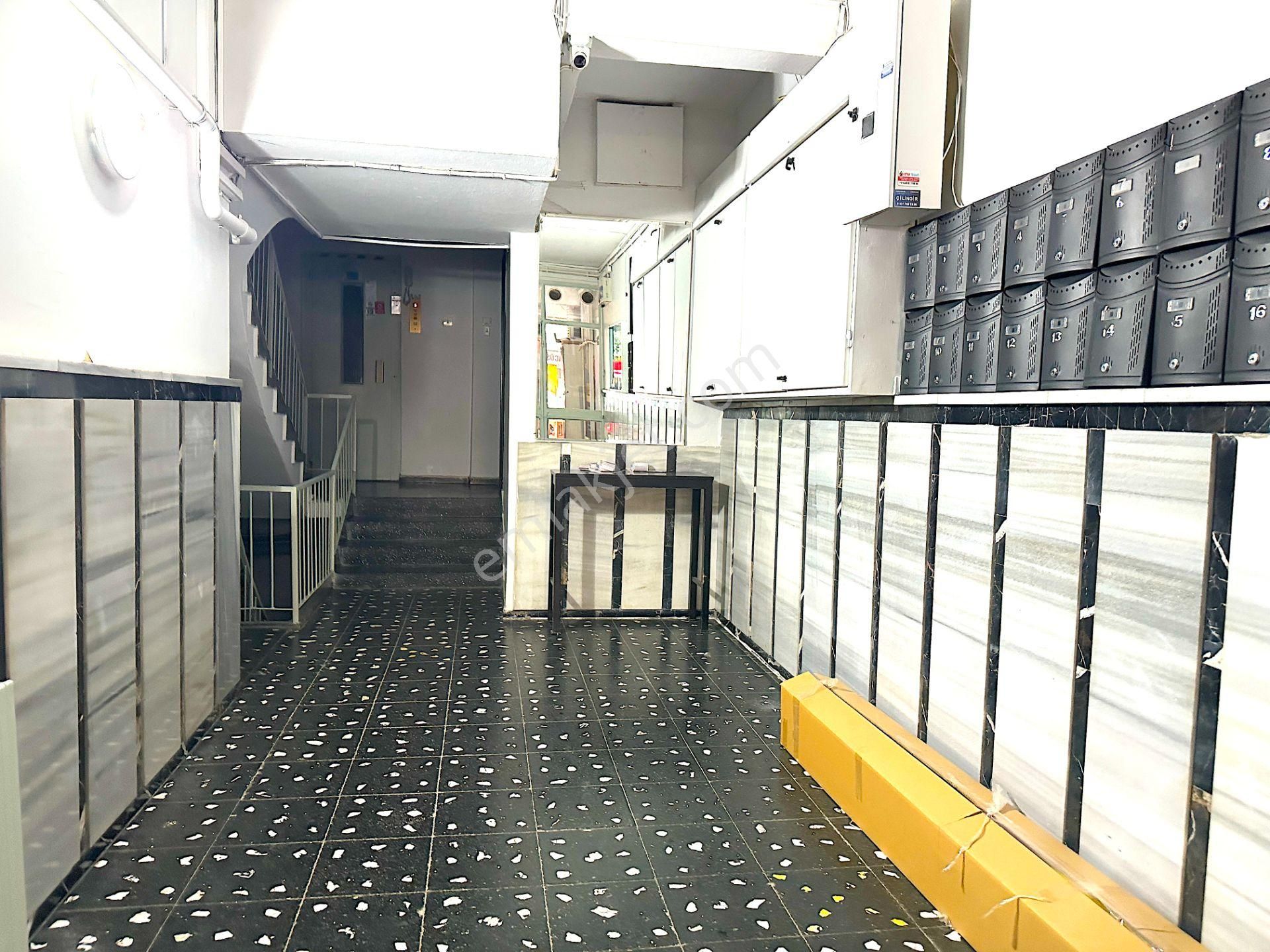 Güzelyalı Mithatpaşa Cadde Üzeri Satılık Geniş 3+1 Fırsat Daire - Görsel 30