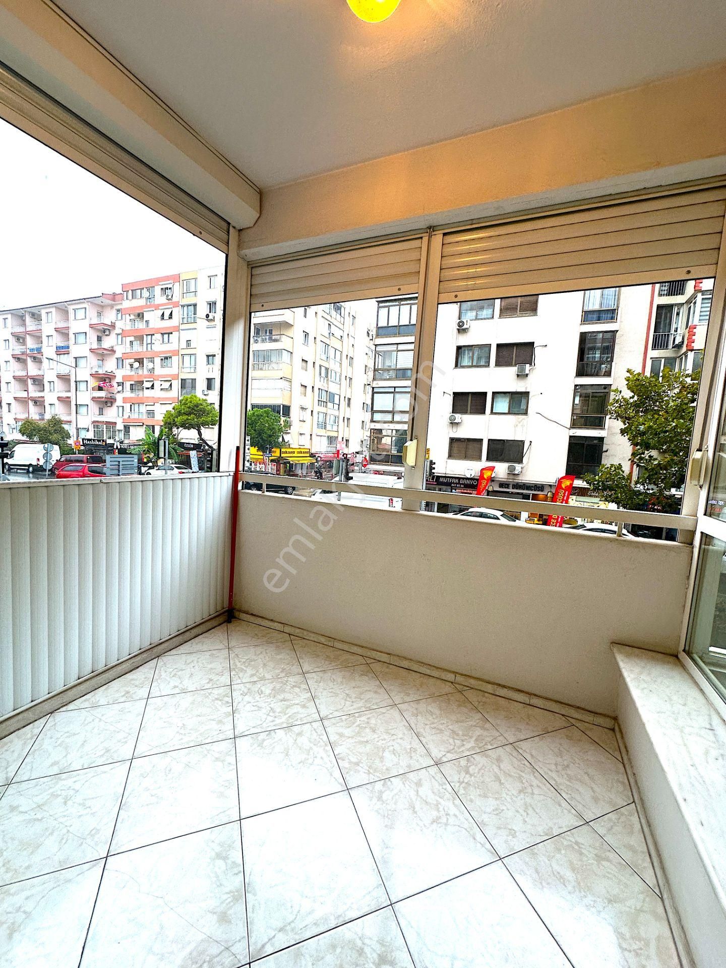 Güzelyalı Mithatpaşa Cadde Üzeri Satılık Geniş 3+1 Fırsat Daire - Görsel 8