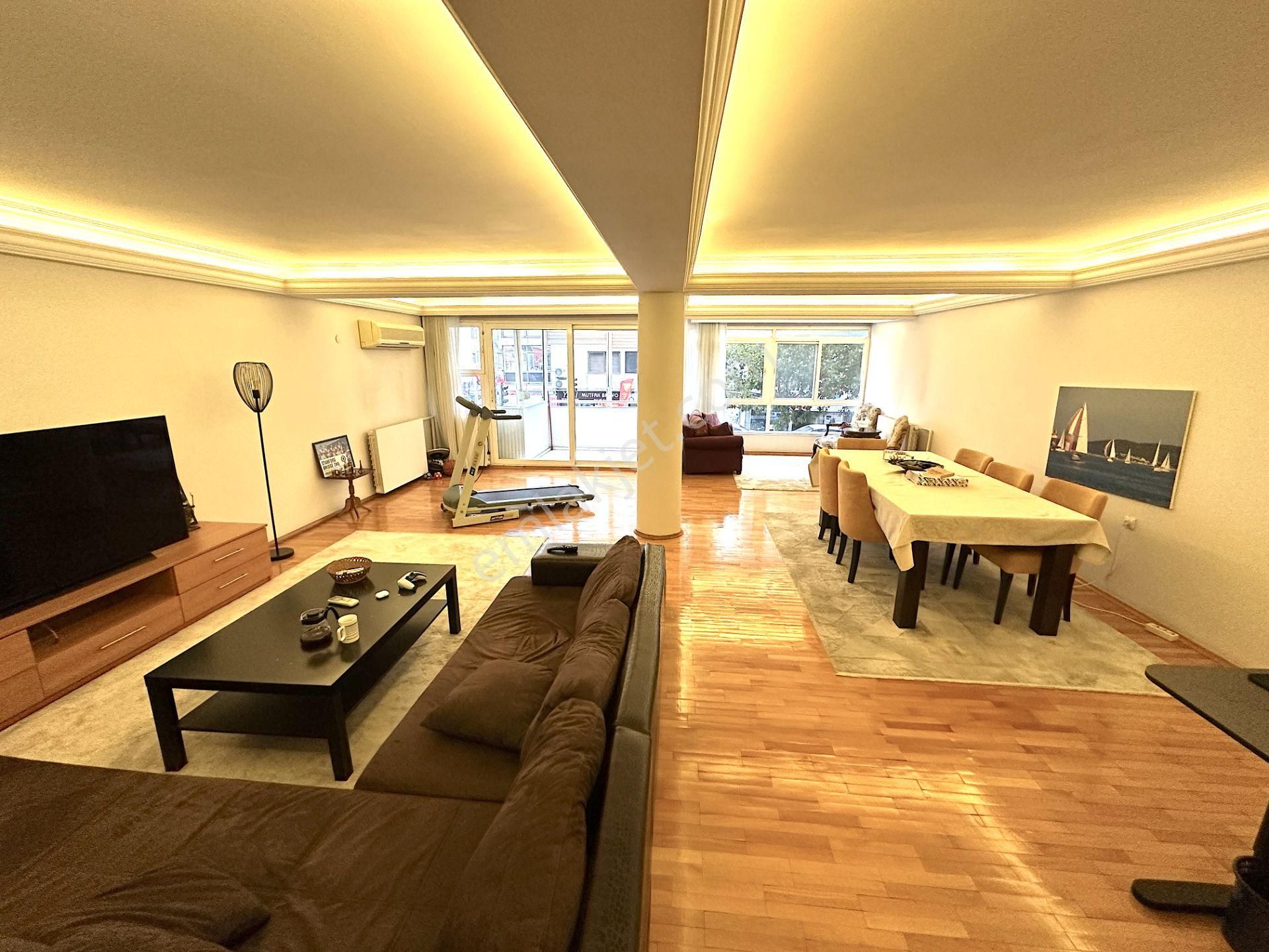 Güzelyalı Mithatpaşa Cadde Üzeri Satılık Geniş 3+1 Fırsat Daire - Görsel 15