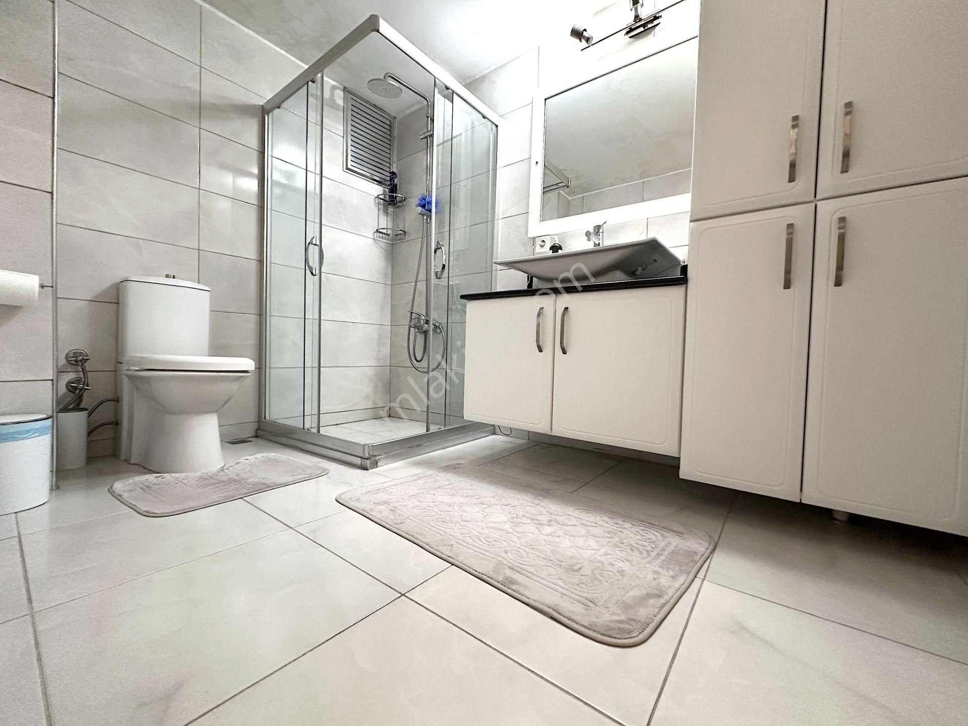 Güzelyalı Mithatpaşa Cadde Üzeri Satılık Geniş 3+1 Fırsat Daire - Görsel 24