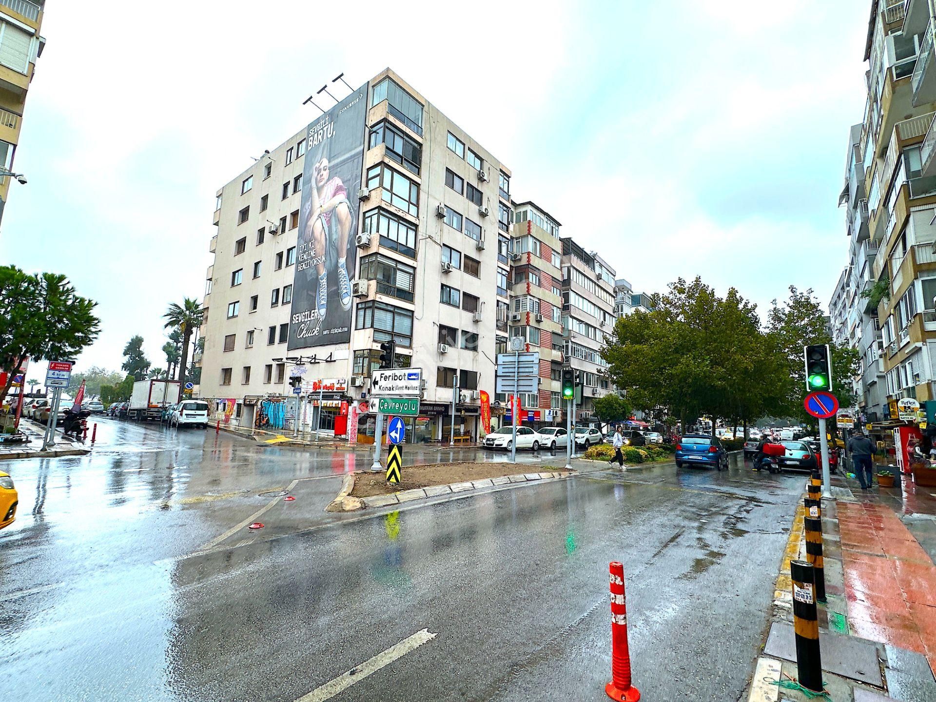 Güzelyalı Mithatpaşa Cadde Üzeri Satılık Geniş 3+1 Fırsat Daire - Görsel 35