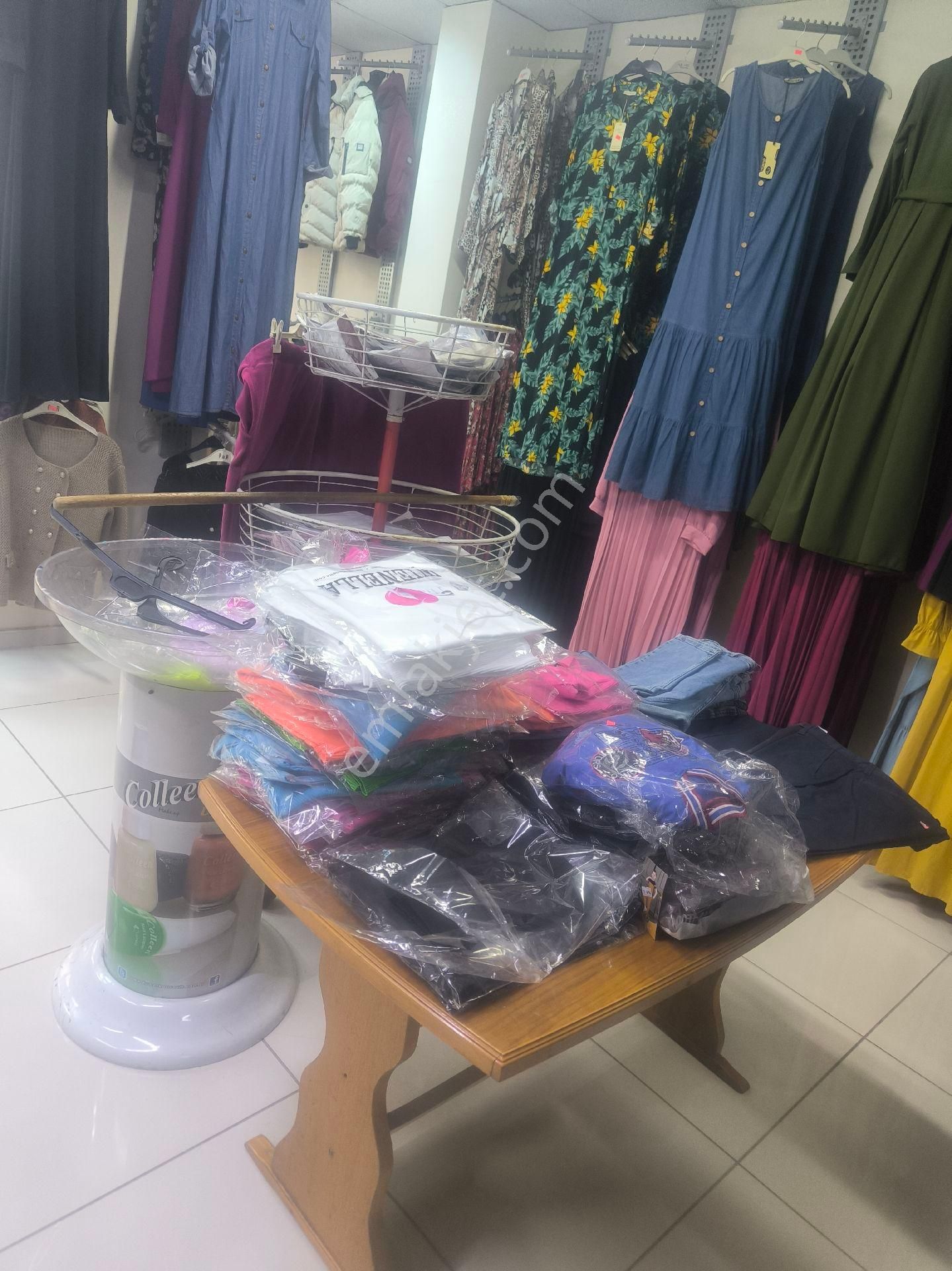 Pendik Çamçeşme De Cadde Üzerinde Devren Satılık Giyim Mağazası - Görsel 5