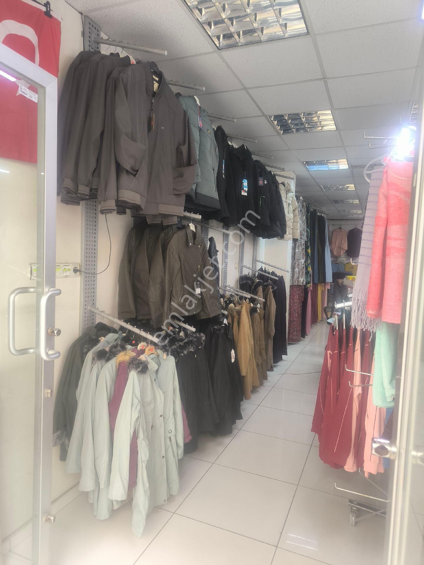 Pendik Çamçeşme De Cadde Üzerinde Devren Satılık Giyim Mağazası - Görsel 16