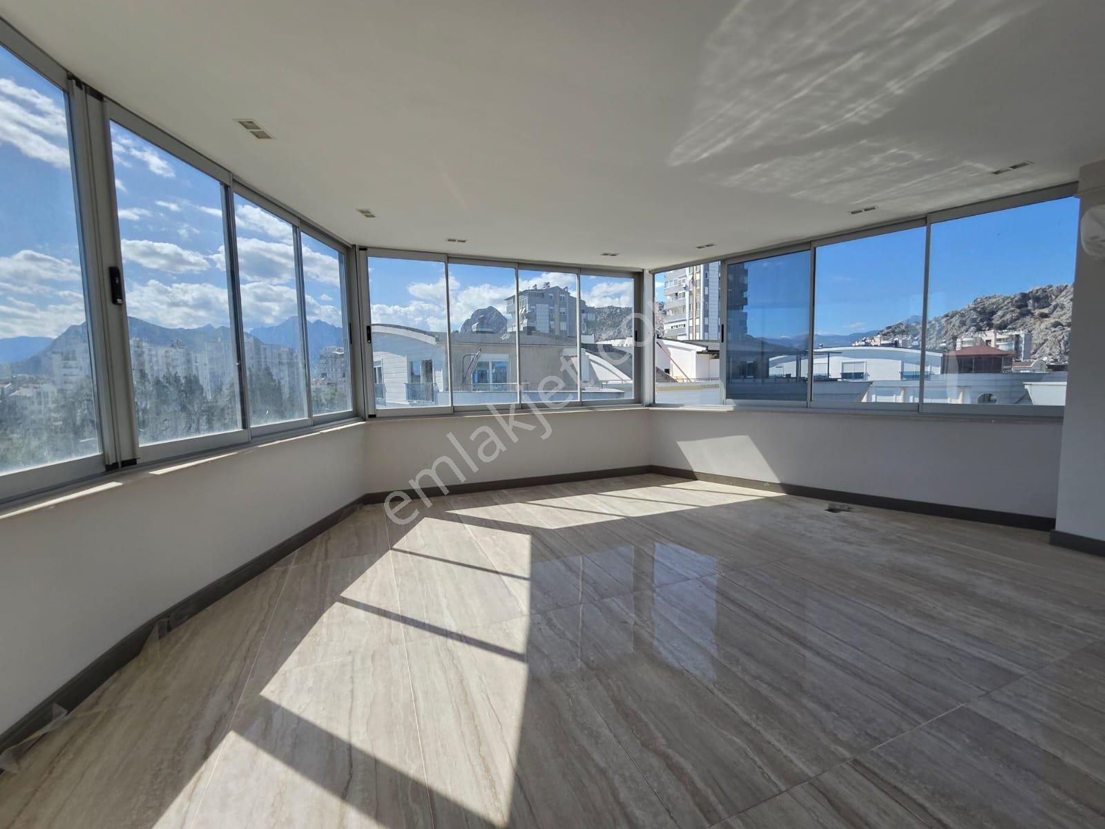 Hurma'da, Melda Palace'da, Satılık 3+1 Dubleks Lüks Daire - Görsel 6