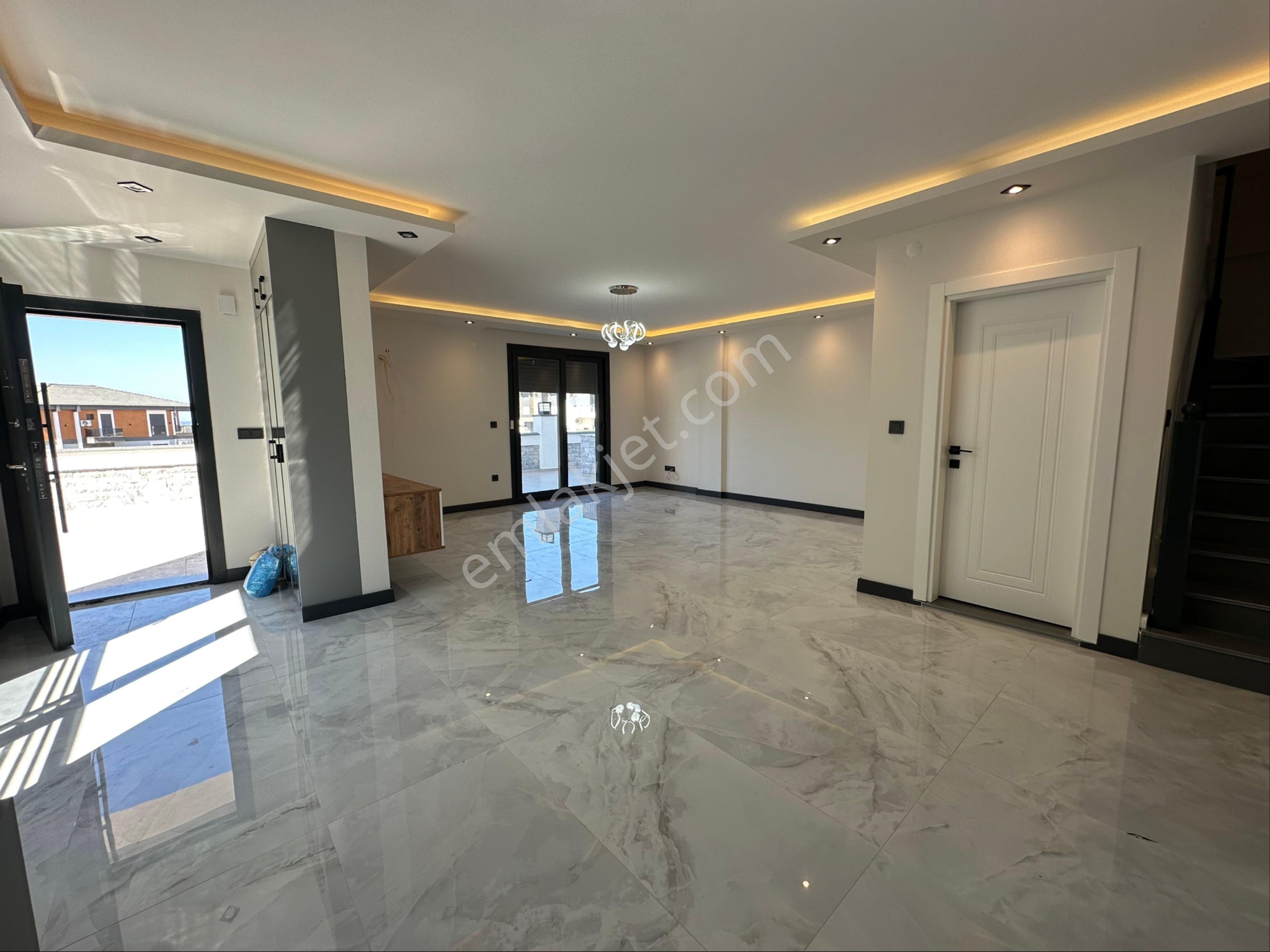 Didimde 3+1 Havuzlu Ultra Lüks Sıfır Villa - Görsel 14