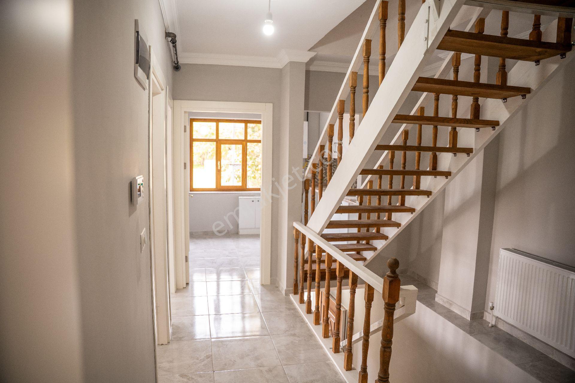 Kastamonu İnebolu Yukarı Hatıpbağı Mahallesi Nde 3 Katlı Satılık Konak - Görsel 25