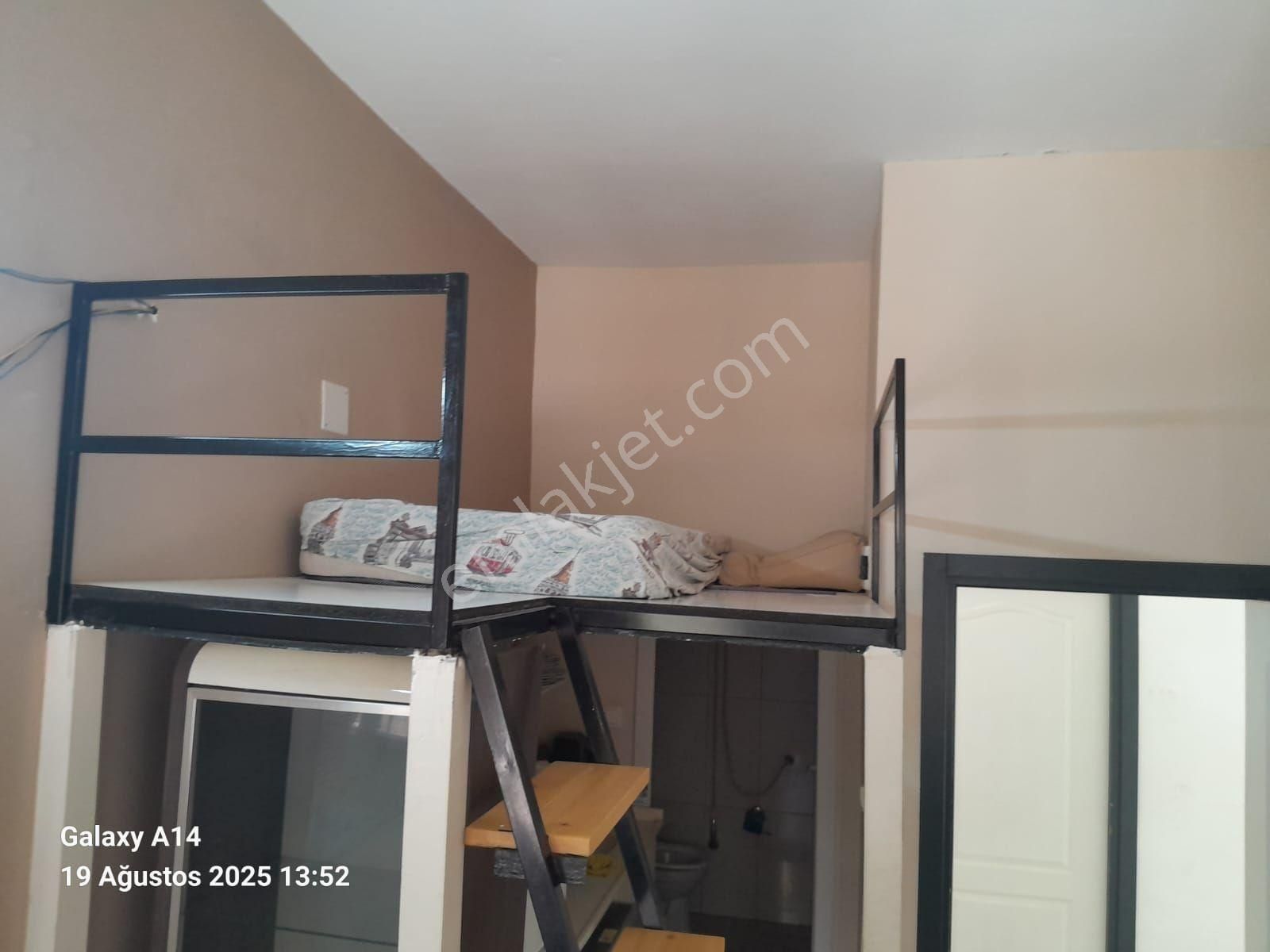 Metro Durağı Civarında Eşyalı Daire - Görsel 7