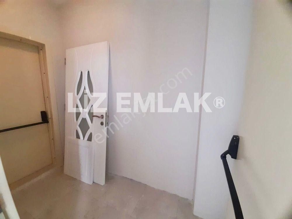 Suadiye Ayşekadın'da Metro Marmaray'a Yakın Genç Binada 2+1 - Görsel 18