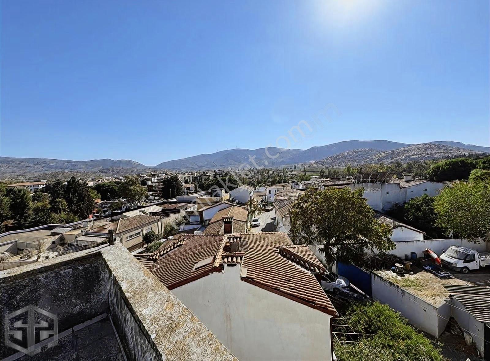 Selçuk Oteller Bölgesinde Pansiyon Ruhsatına Uygun Satılık Bina - Görsel 19