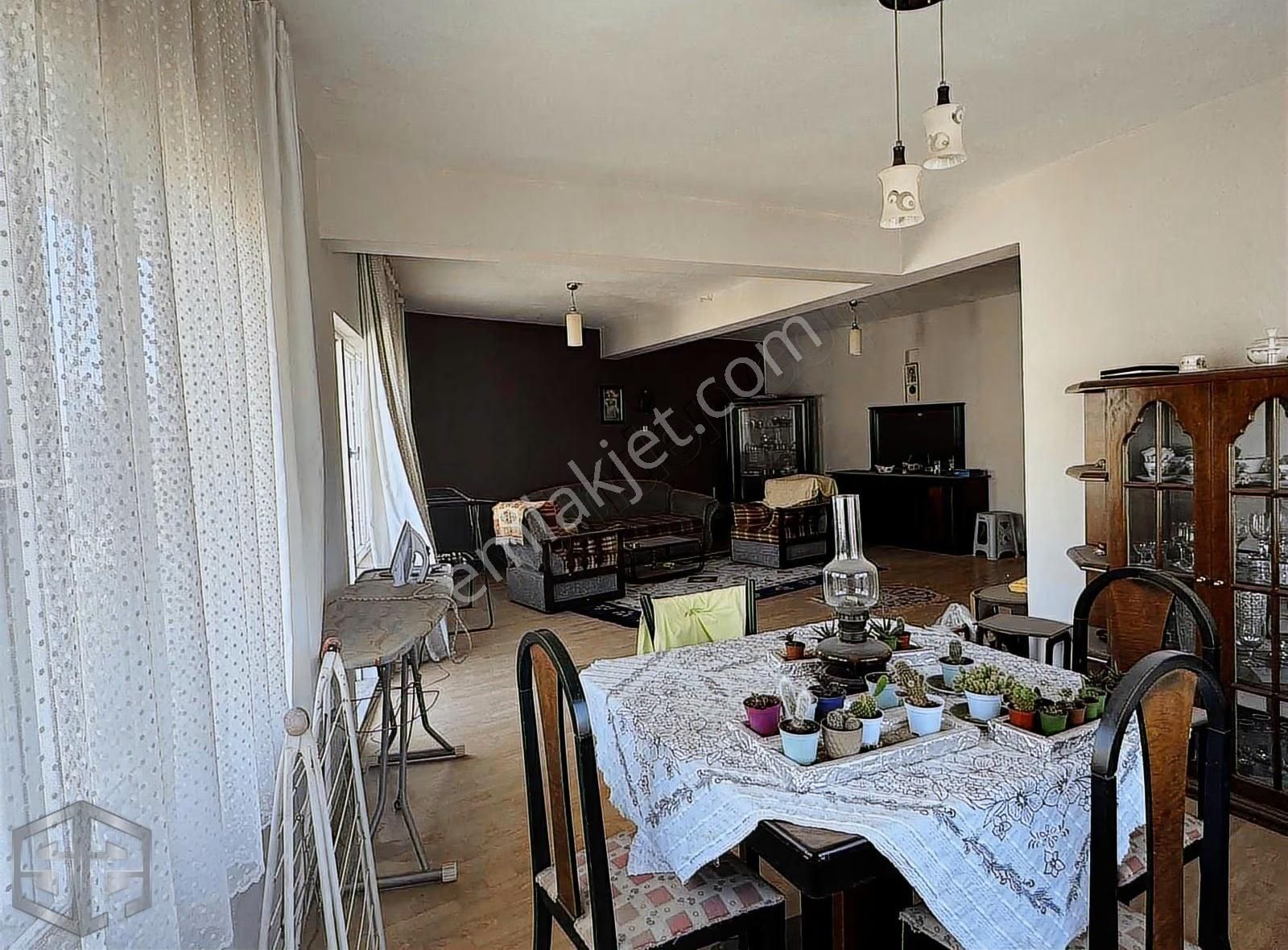 Selçuk Oteller Bölgesinde Pansiyon Ruhsatına Uygun Satılık Bina - Görsel 30