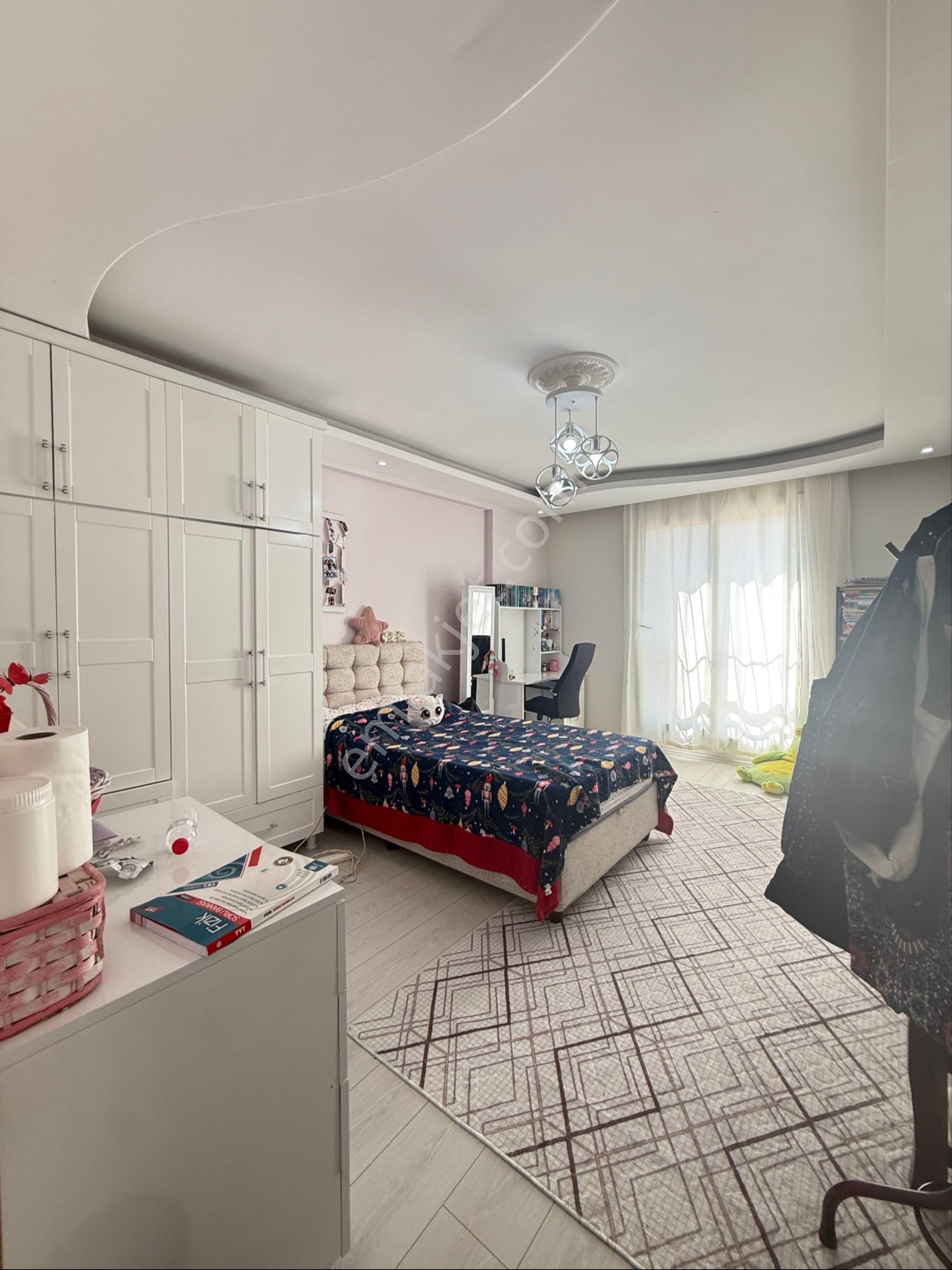 Remint’den Sarıçam Gültepe Mahallesinde 3+1 Açık Mutfak Giyinme Odalı Sirek Hasarsız Satılık Daire!! - Görsel 3