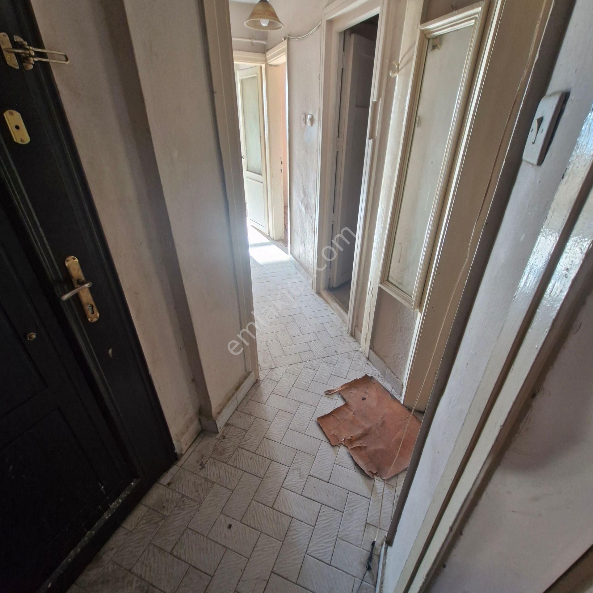 Akşenden Fatih Çapa Başvekil Caddede 4.son Kat 2+1 Full Masraflı Kelepir Daire - Görsel 7