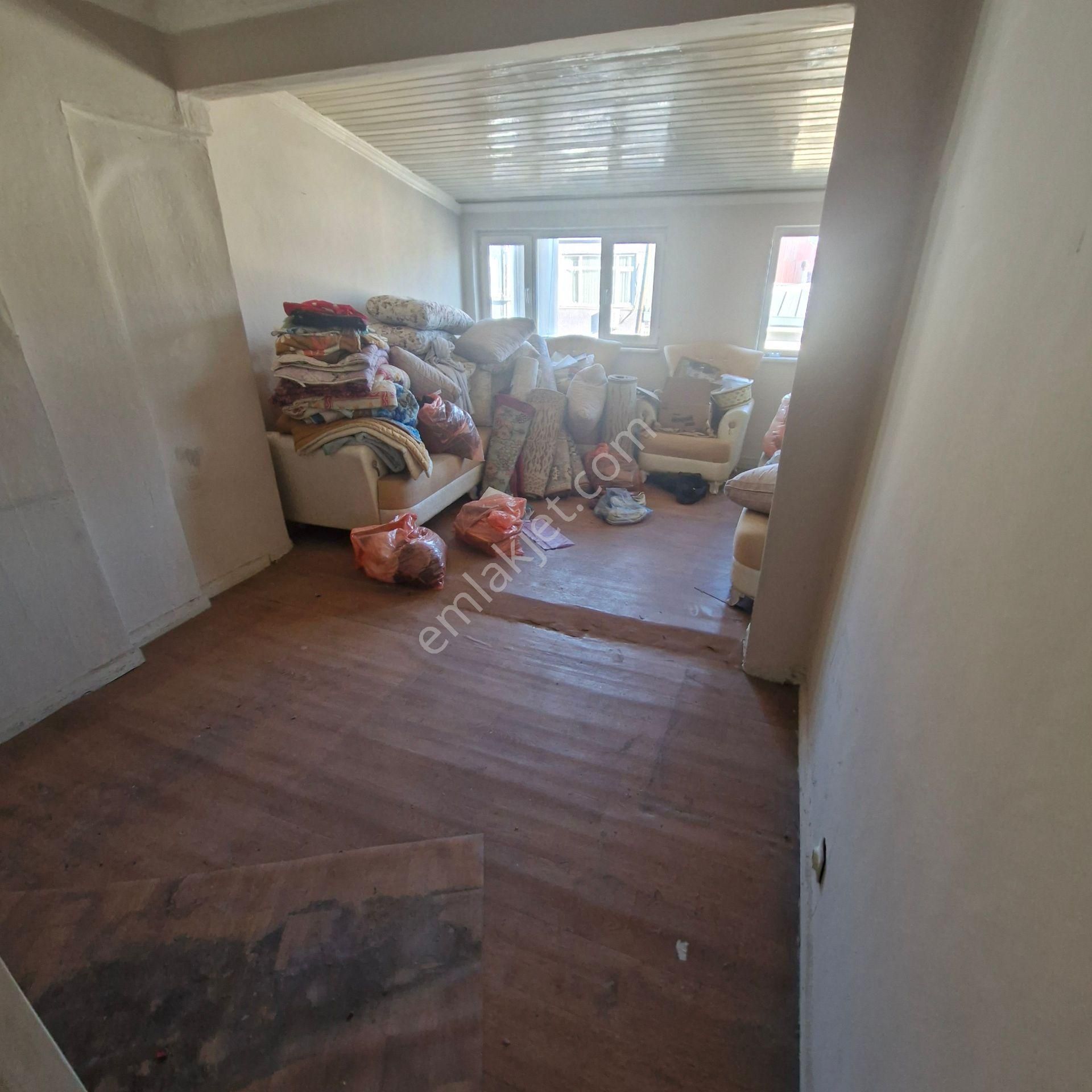 Akşenden Fatih Çapa Başvekil Caddede 4.son Kat 2+1 Full Masraflı Kelepir Daire - Görsel 4