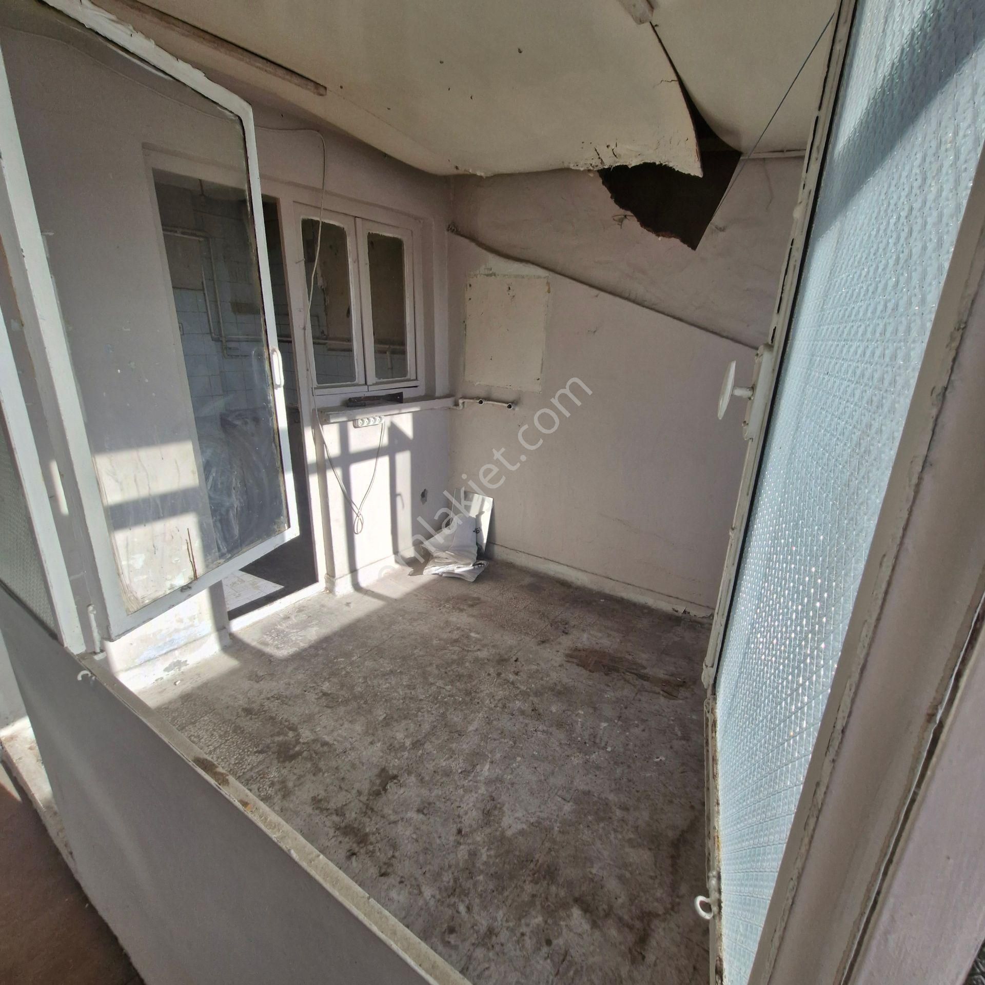 Akşenden Fatih Çapa Başvekil Caddede 4.son Kat 2+1 Full Masraflı Kelepir Daire - Görsel 15