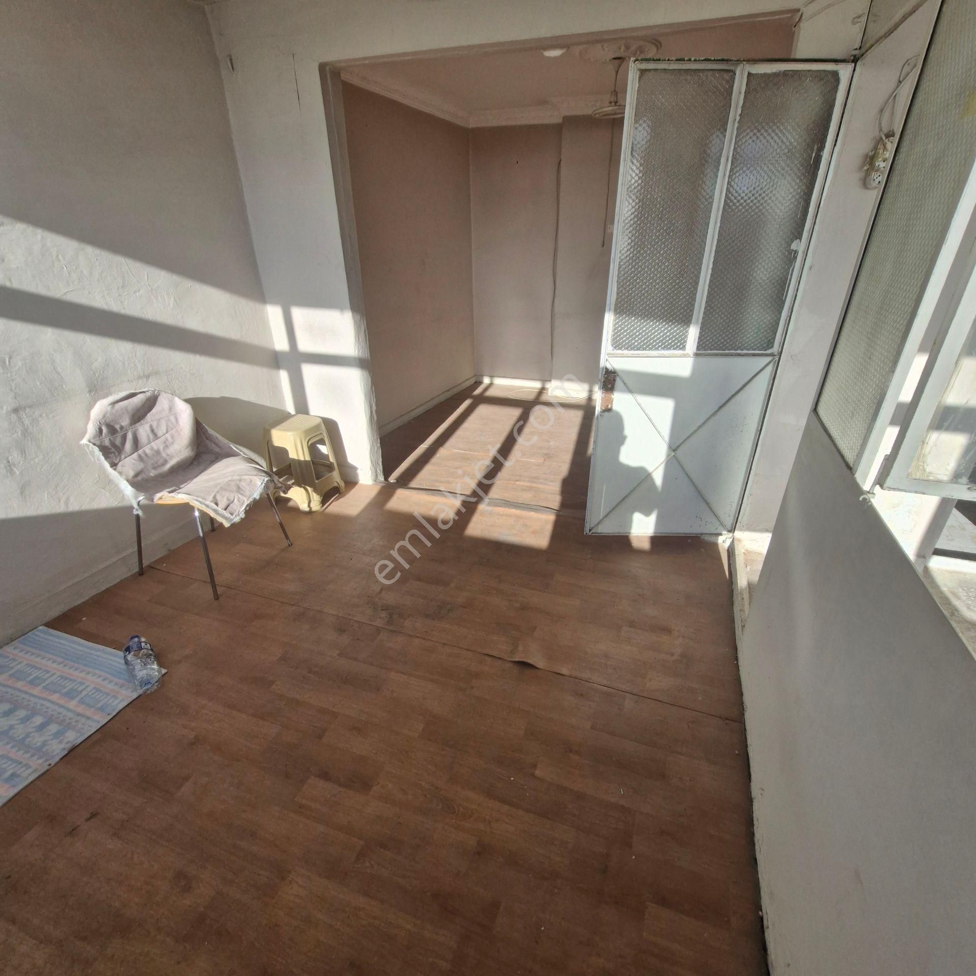 Akşenden Fatih Çapa Başvekil Caddede 4.son Kat 2+1 Full Masraflı Kelepir Daire - Görsel 16