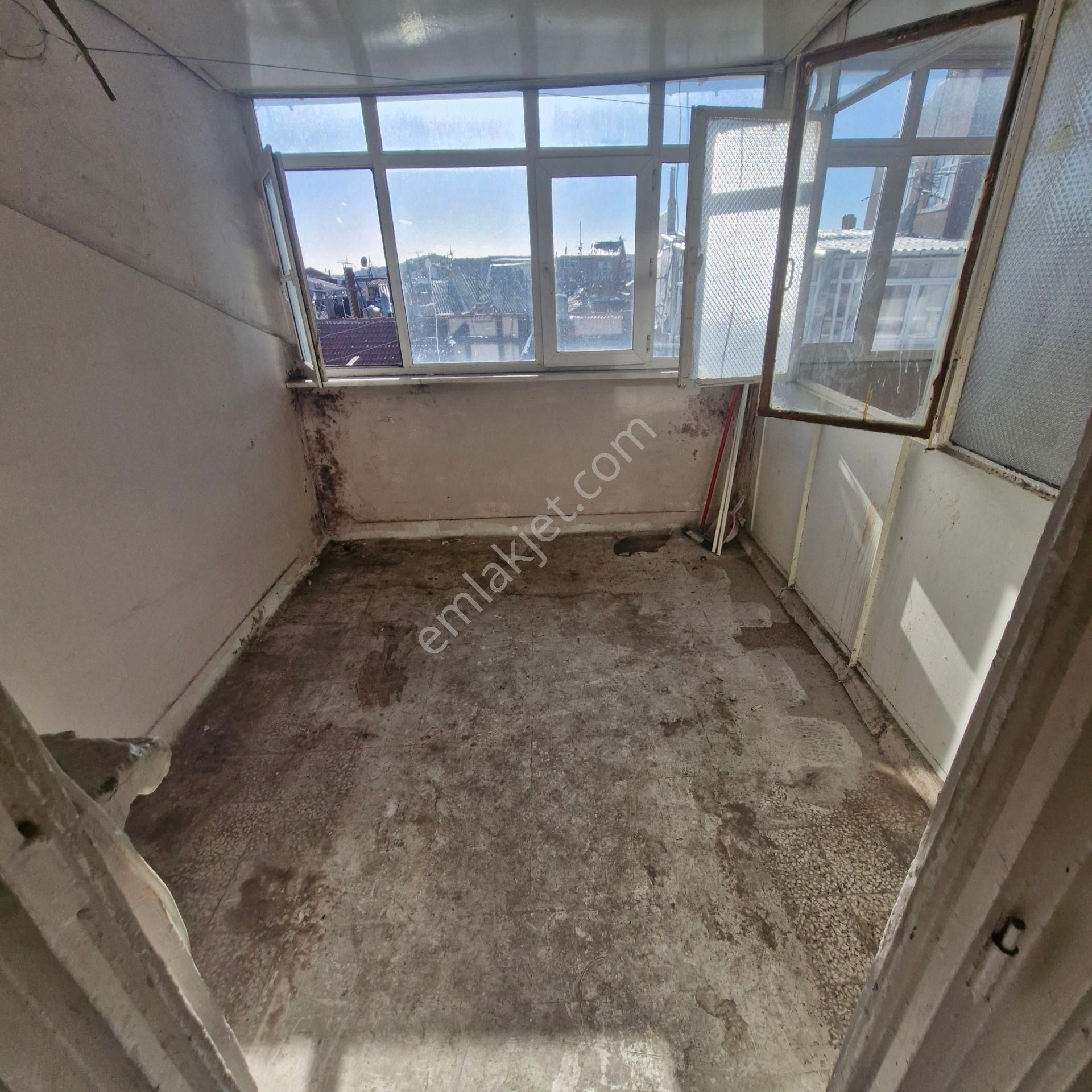 Akşenden Fatih Çapa Başvekil Caddede 4.son Kat 2+1 Full Masraflı Kelepir Daire - Görsel 13