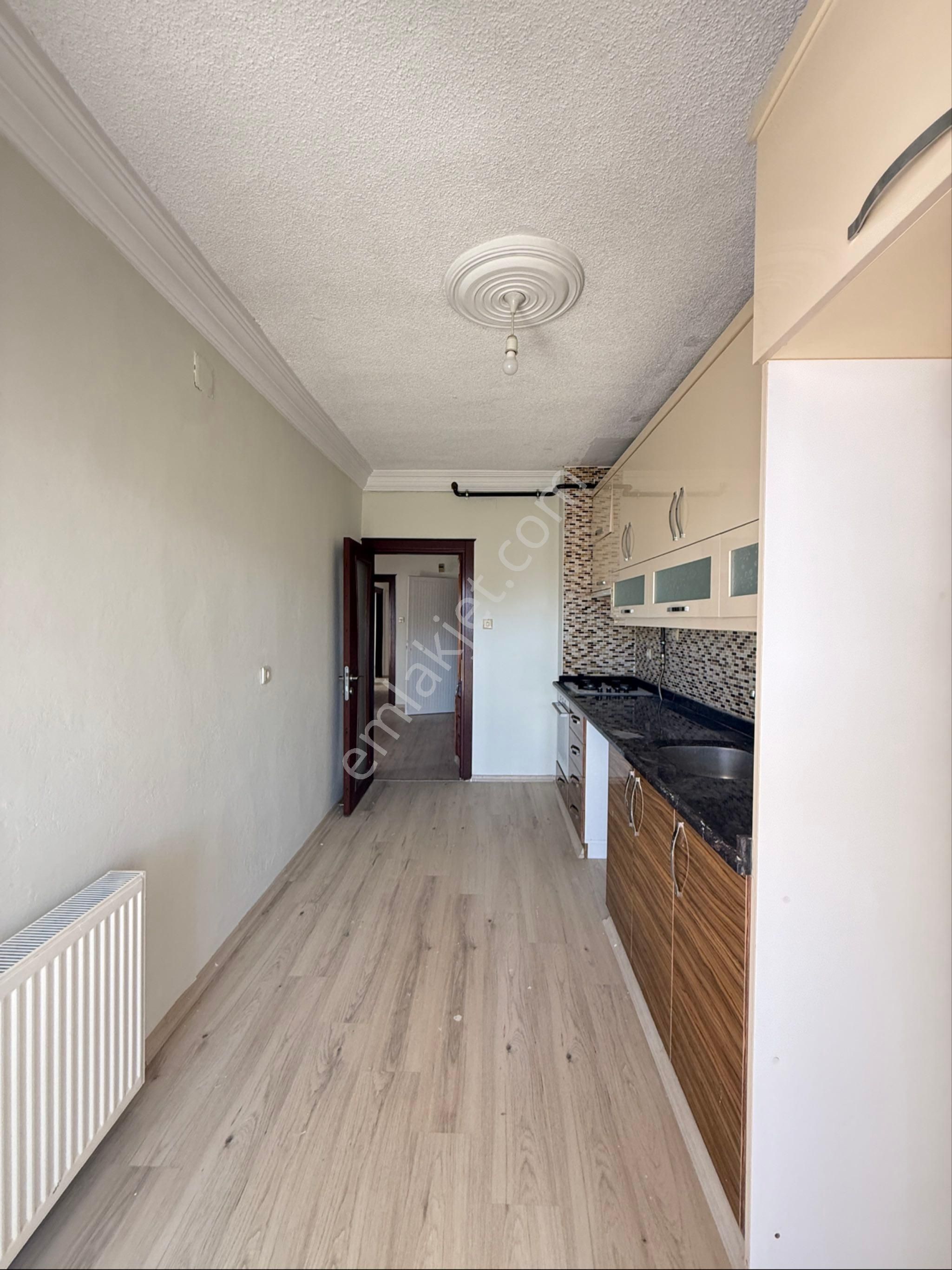 Remint’den Toros Mahallesinde Geniş 3+1 Kapalı Mutfak Doğalgazlı Satılık Daire Kaçmaz Uygun Fiyat…. - Görsel 2