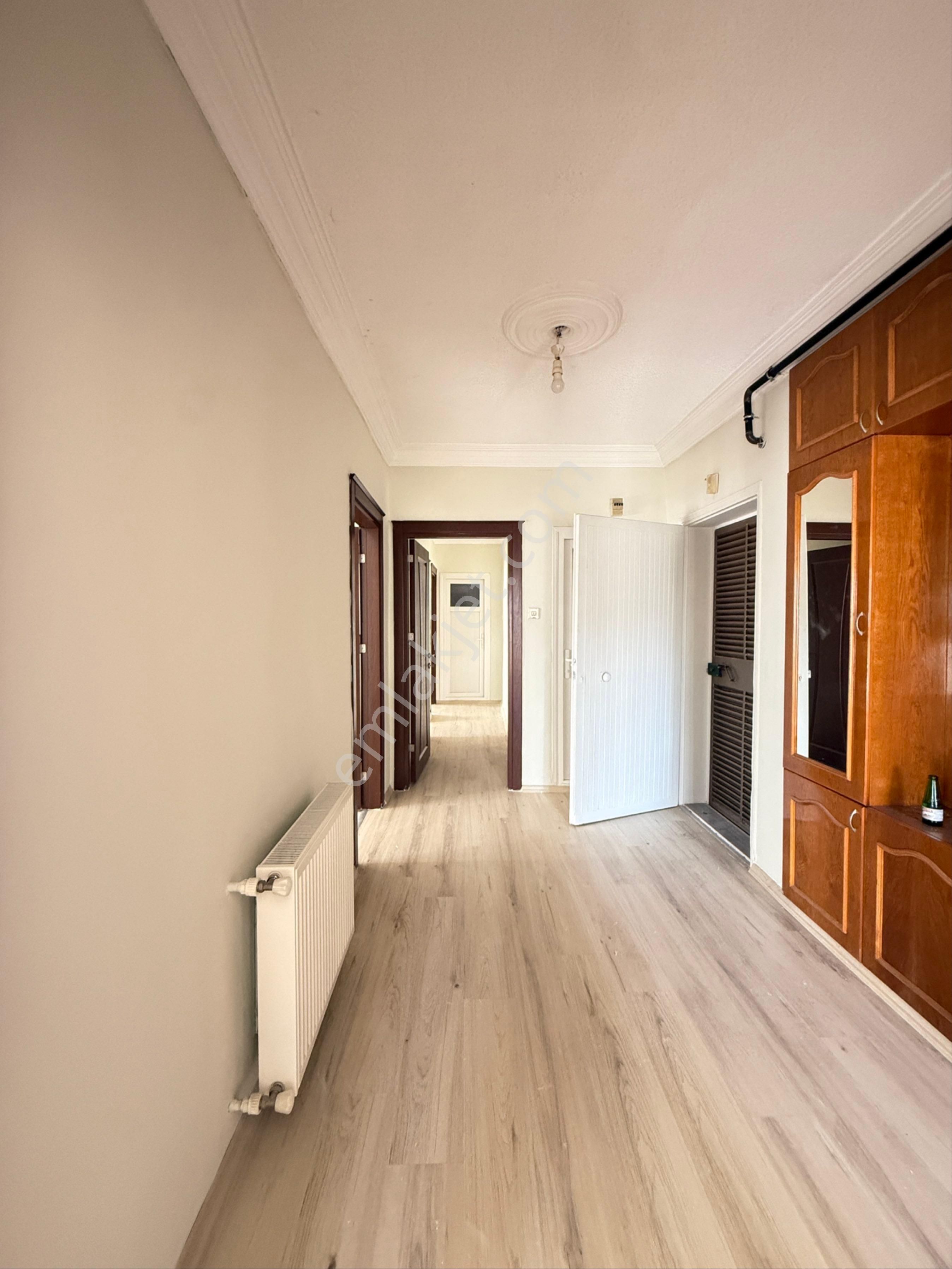 Remint’den Toros Mahallesinde Geniş 3+1 Kapalı Mutfak Doğalgazlı Satılık Daire Kaçmaz Uygun Fiyat…. - Görsel 8