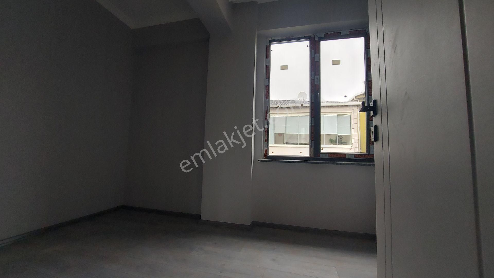 Sultanbeyli Ahmet Yesevi Mahallesi'nde Satılık 2+1 Ara Kat Daire - Görsel 12