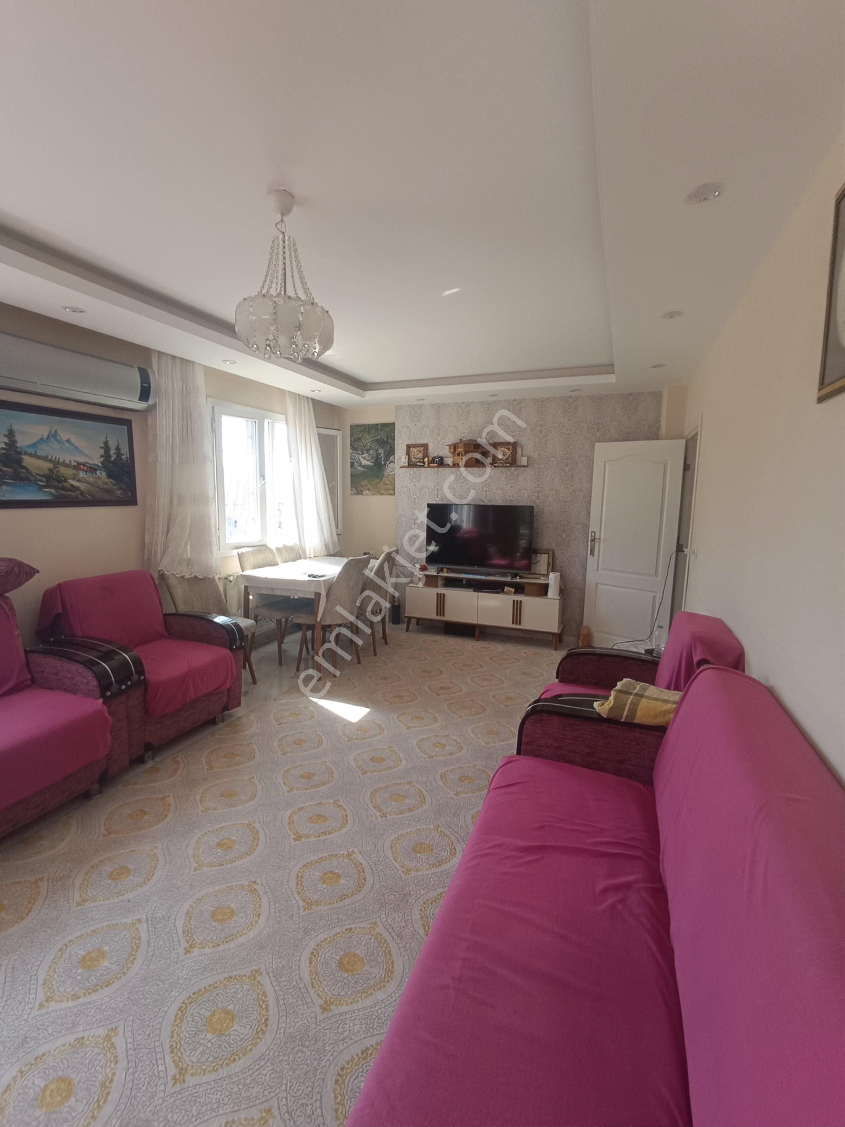 2+1 Çocuk Odalı Hasarsız Doğalgaz Kombili Daire - Görsel 3