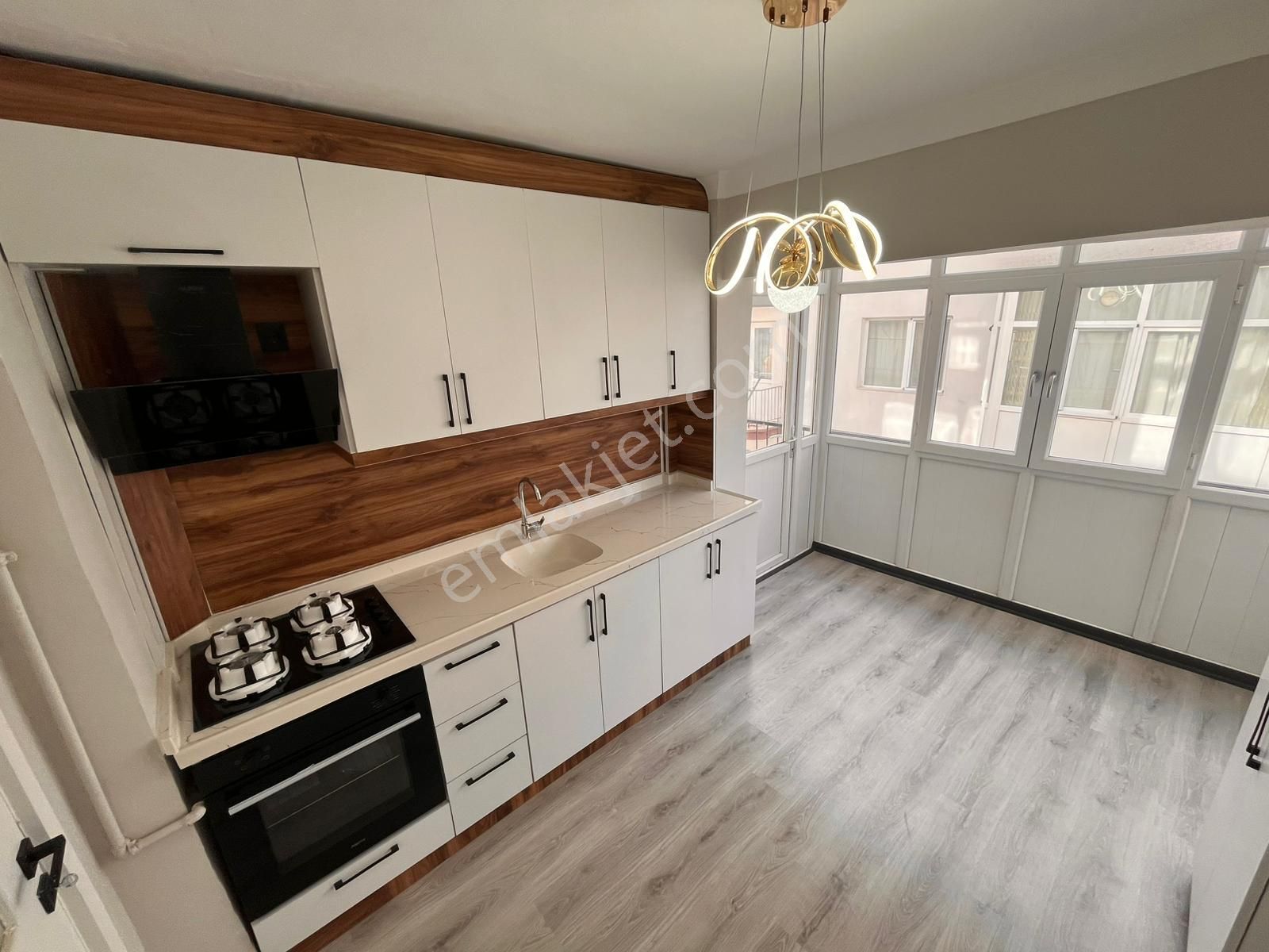 Ankara Kazanç'tan Full Yapılı Cadde Cepheli Salon Bağımsız Satılık 3+1 Daire - Görsel 4