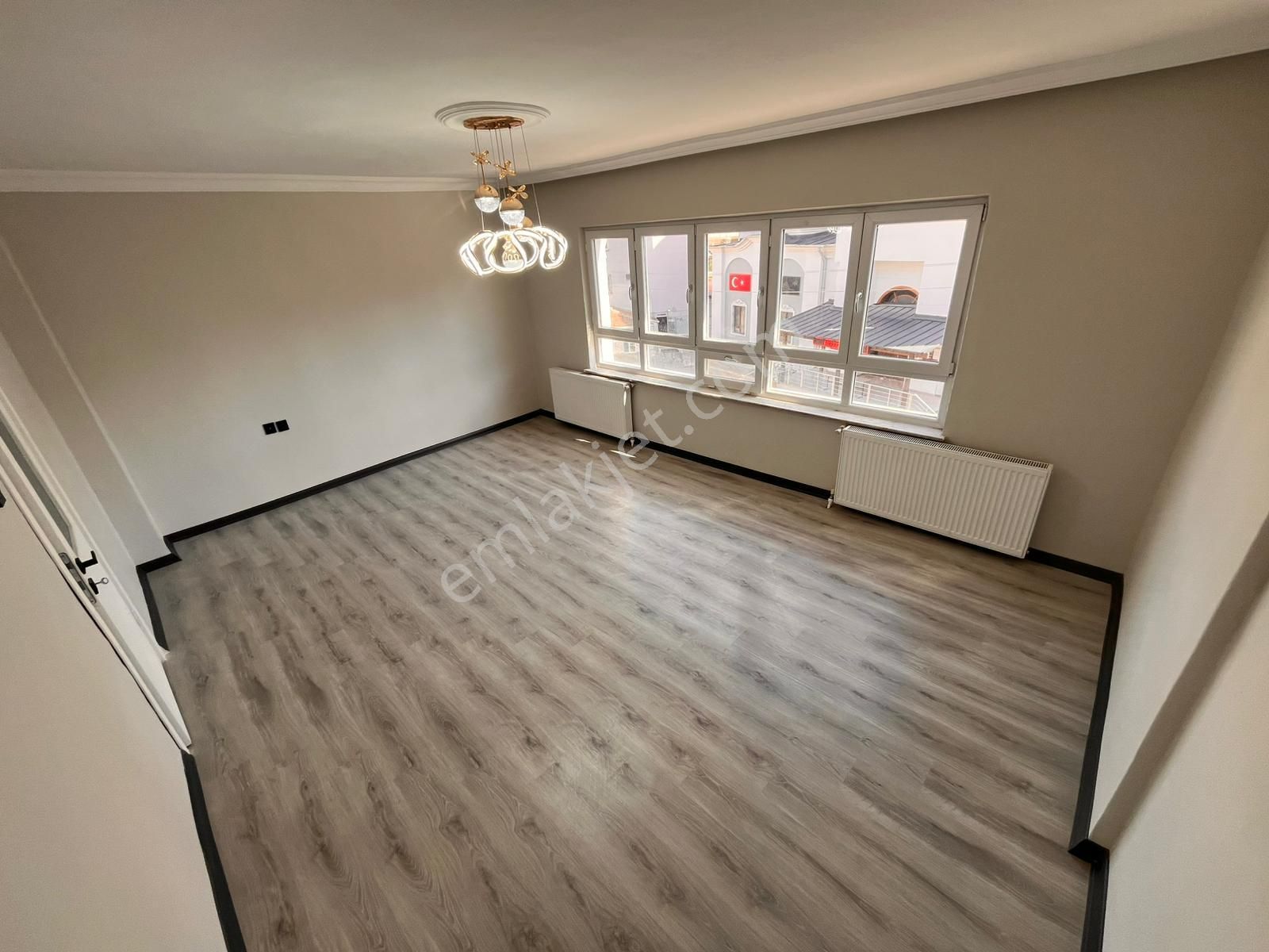 Ankara Kazanç'tan Full Yapılı Cadde Cepheli Salon Bağımsız Satılık 3+1 Daire - Görsel 14