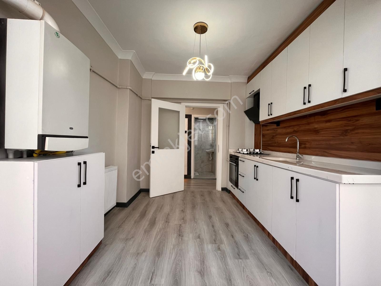 Ankara Kazanç'tan Full Yapılı Cadde Cepheli Salon Bağımsız Satılık 3+1 Daire - Görsel 3