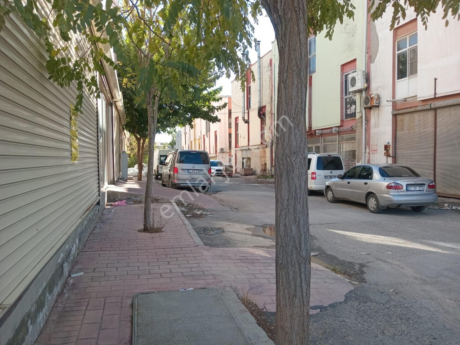 Fatih Emlaktan Burak Mh De 5 Katlı Kiralık İş Yeri - Görsel 13