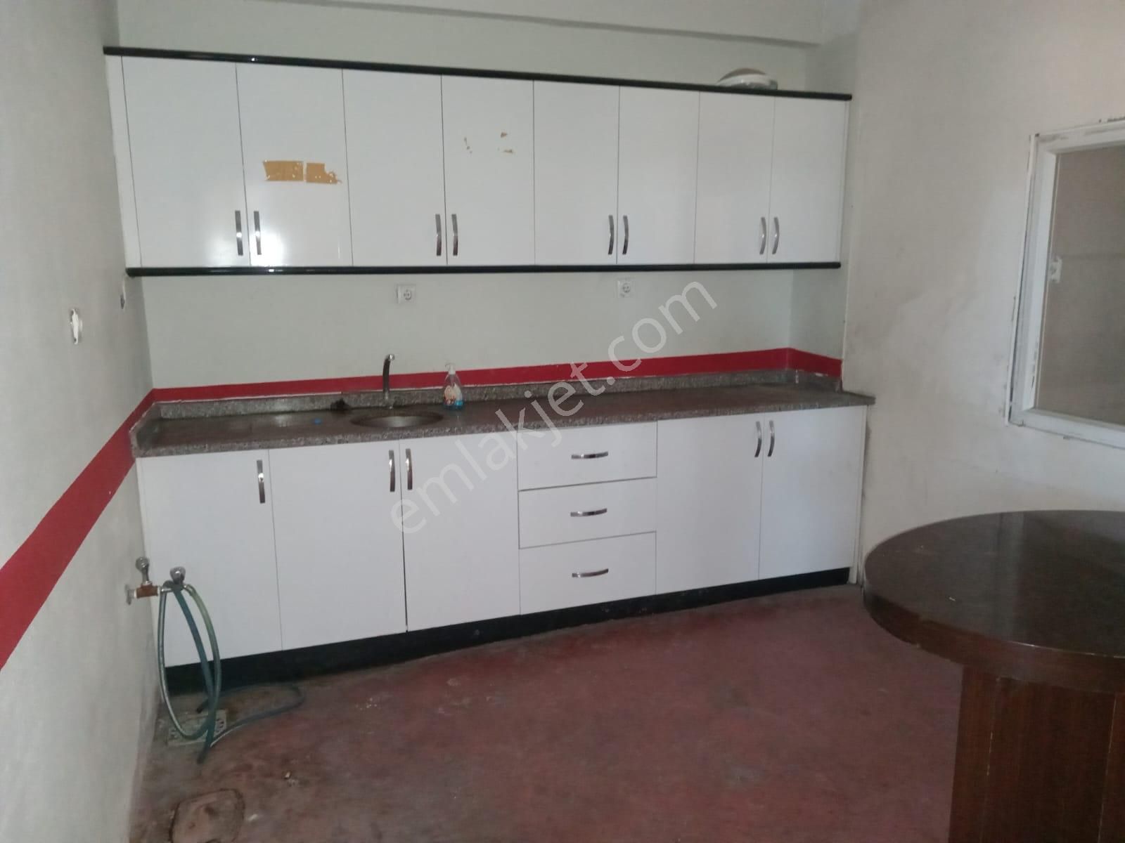 Fatih Emlaktan Burak Mh De 5 Katlı Kiralık İş Yeri - Görsel 6