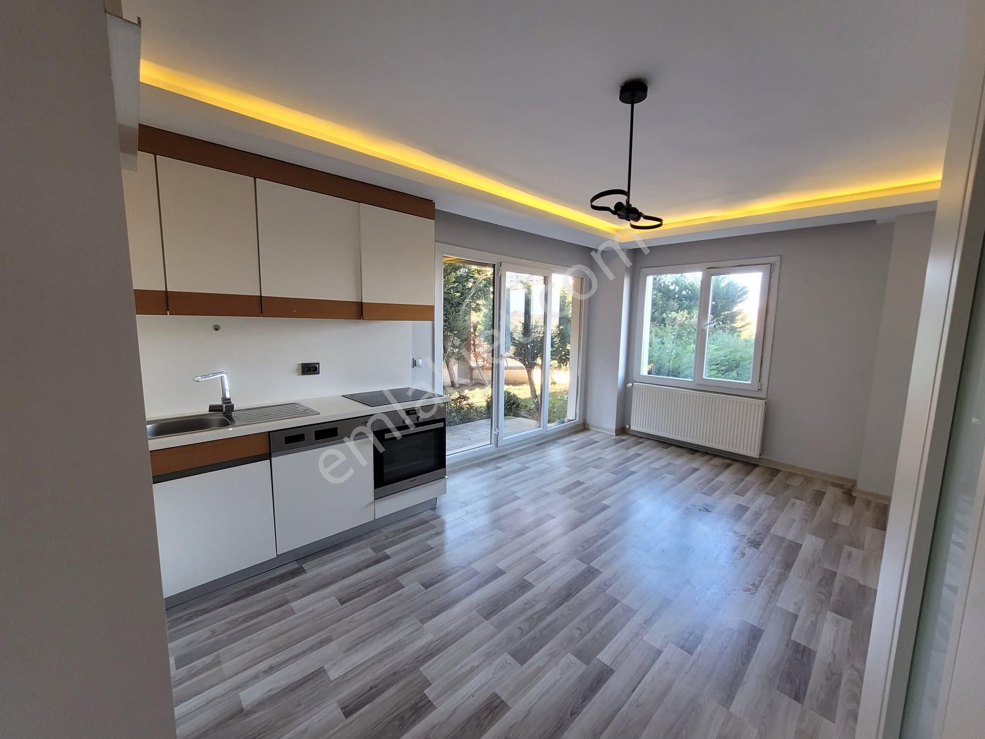 Delux'den Mükemmel Konumda Satılık Bahçekatı 2+1 Daire - Görsel 3