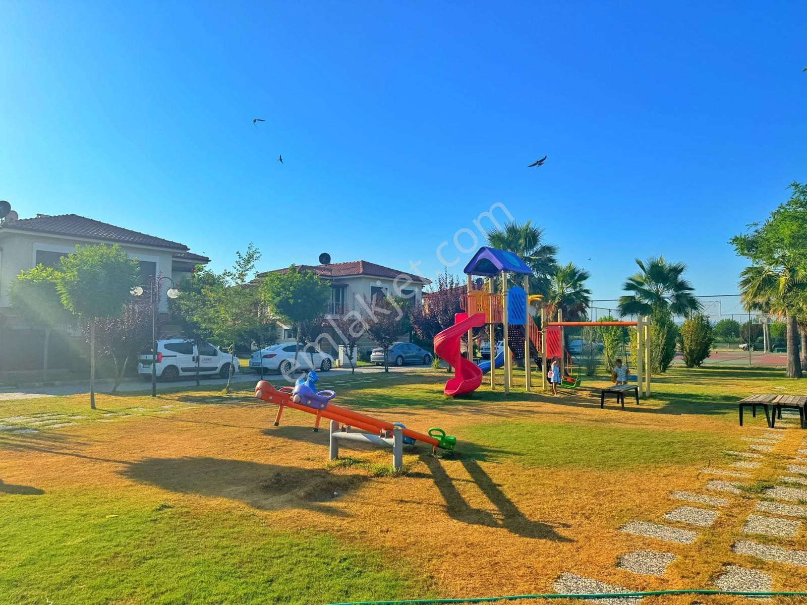 Denize Yakın Havuzlu Site İçinde 3 + 1 Satılık Yazlık - Görsel 4