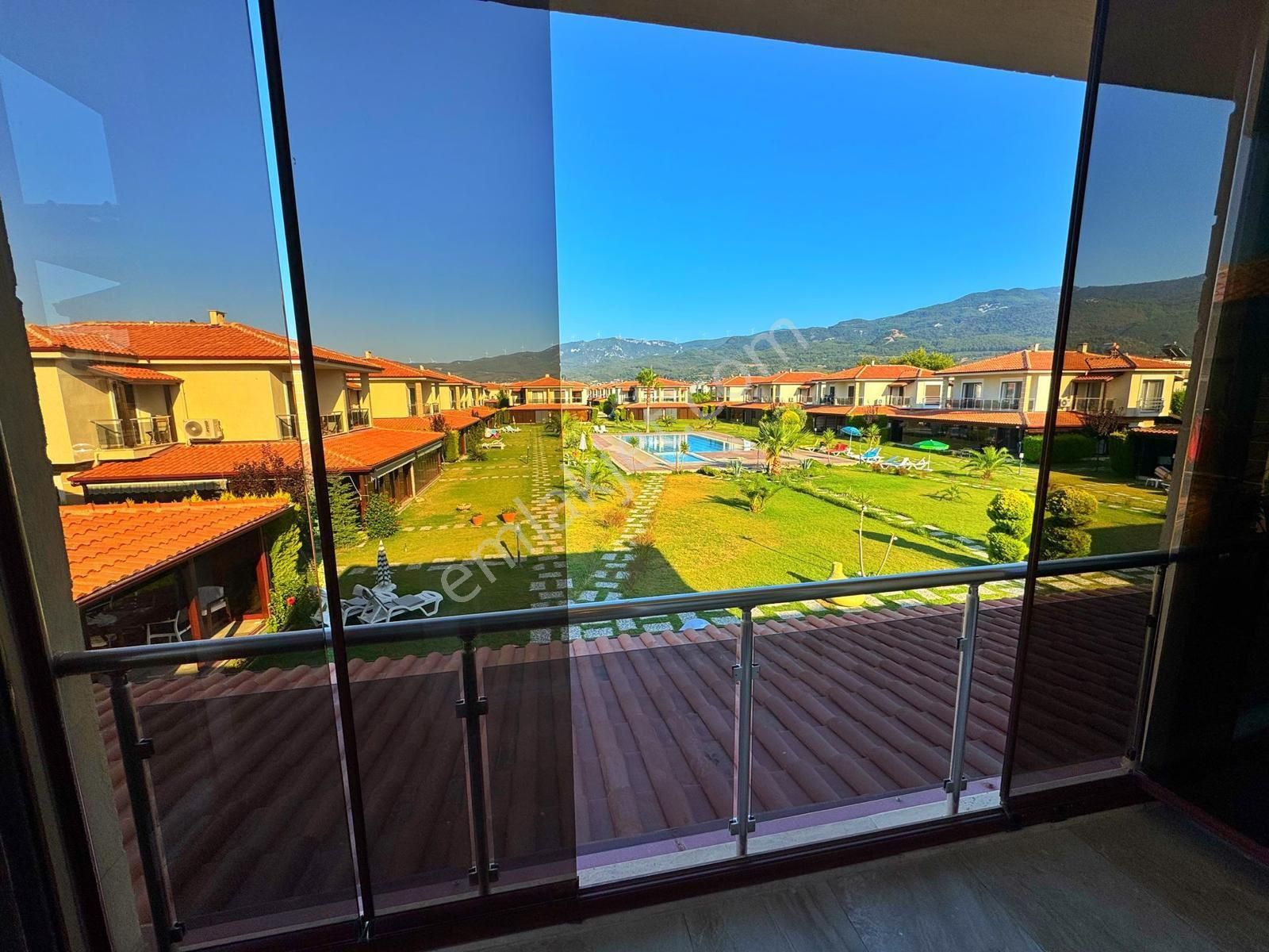 Denize Yakın Havuzlu Site İçinde 3 + 1 Satılık Yazlık - Görsel 13