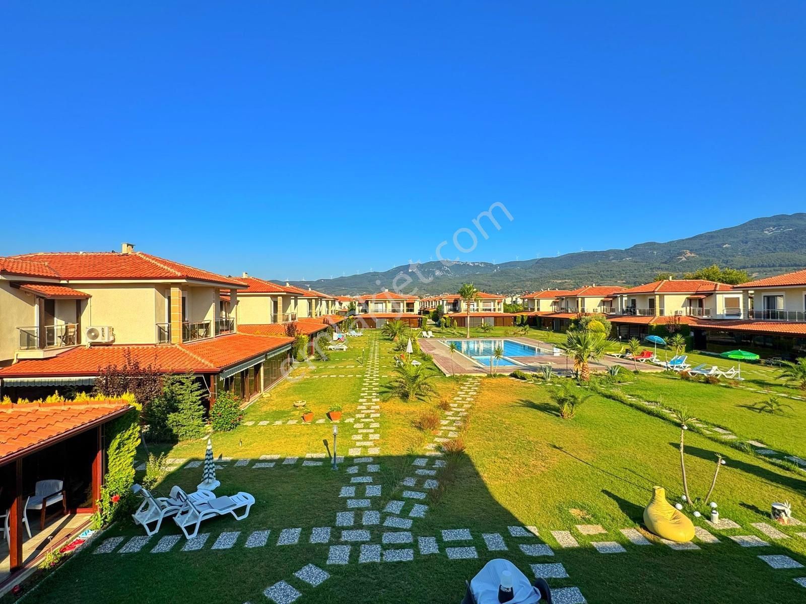 Denize Yakın Havuzlu Site İçinde 3 + 1 Satılık Yazlık - Görsel 14