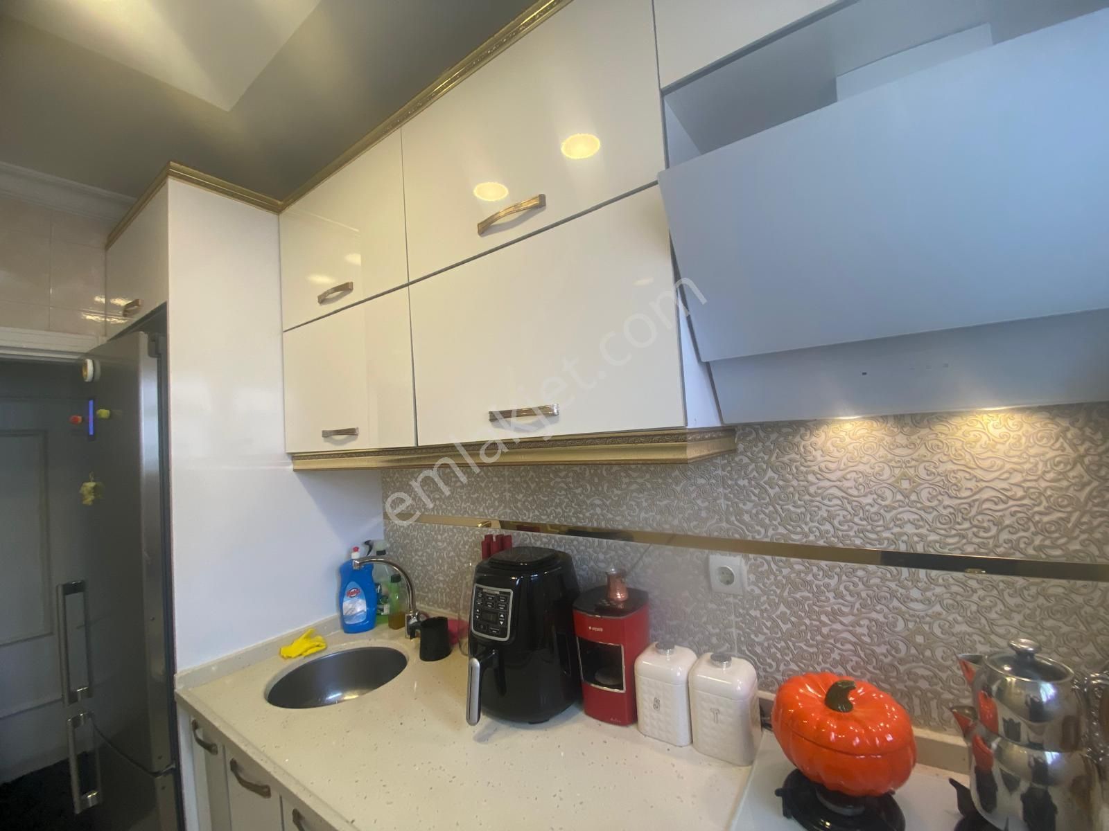 Fatih Hırka_i Şerif Mahallesinde 2+1/100m2/3.kat / Satılık Daire - Görsel 15