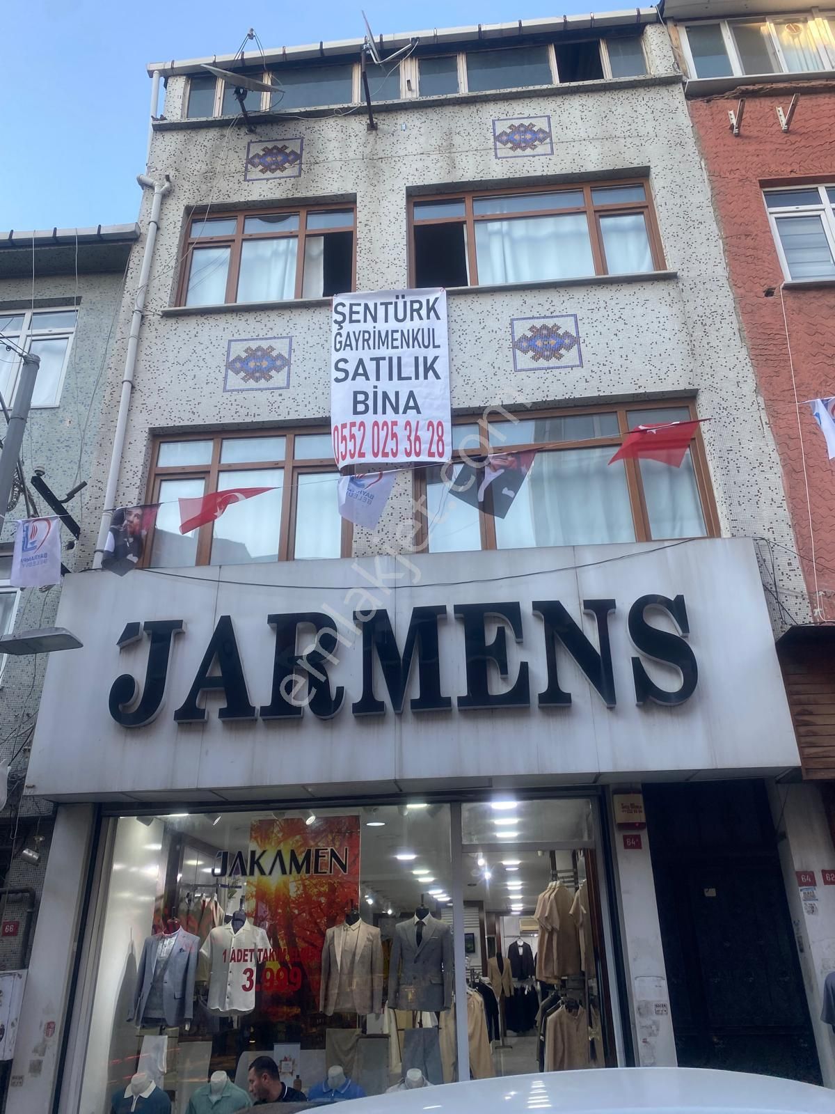 Muhteşem Konumda Bayrampaşa Demirkapı Caddesisinde Komple Satılık Bina